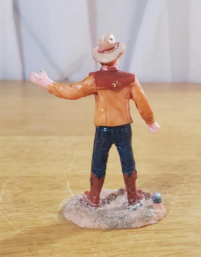 Lasso Bill – Cowboy Western Figure – Lemax Coventry Cove Village Figurine 22042