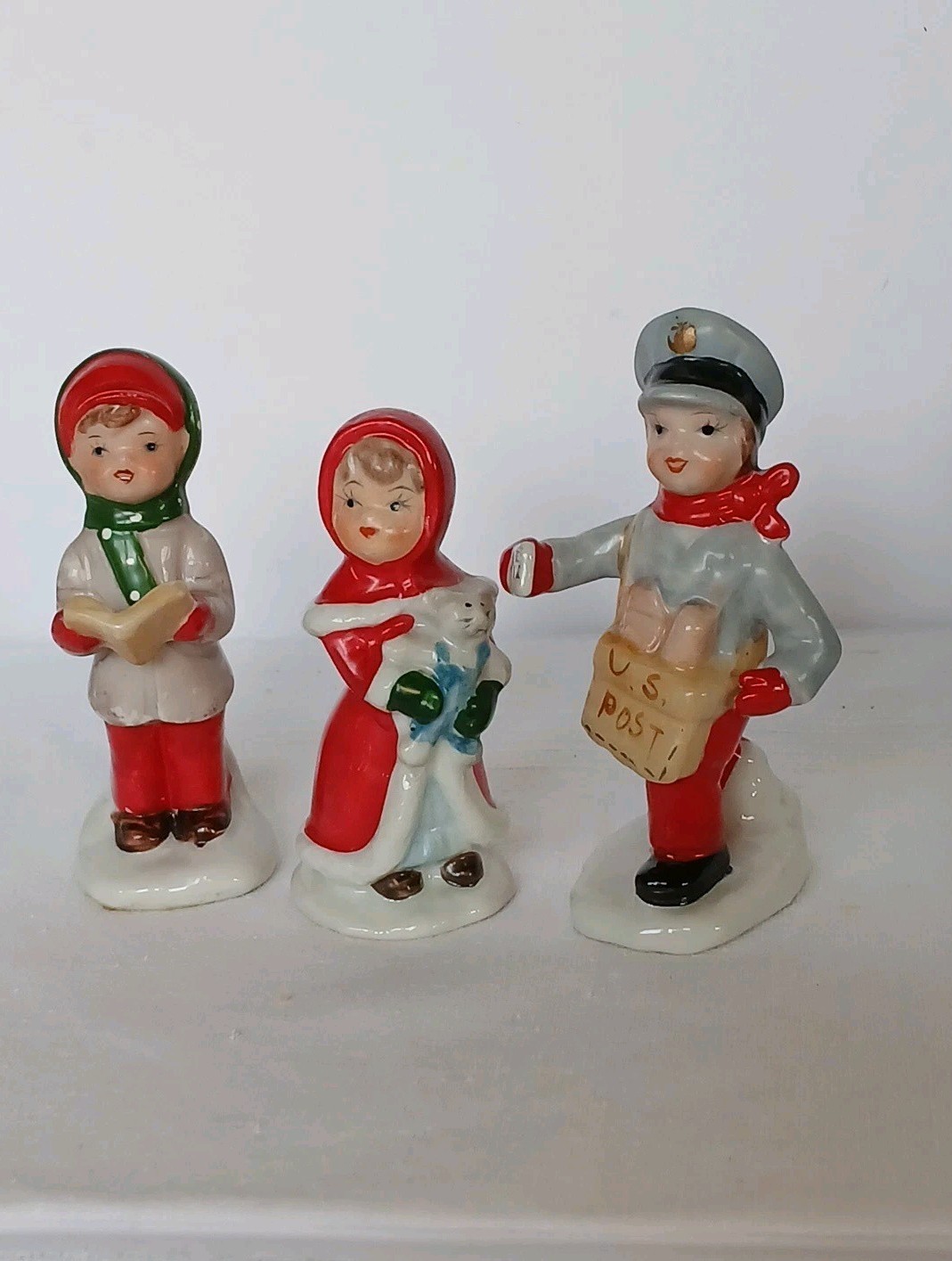 Lot Of 3 Enesco Christmas Village Figurines Children Mailman Caroler 3.5″ Tall