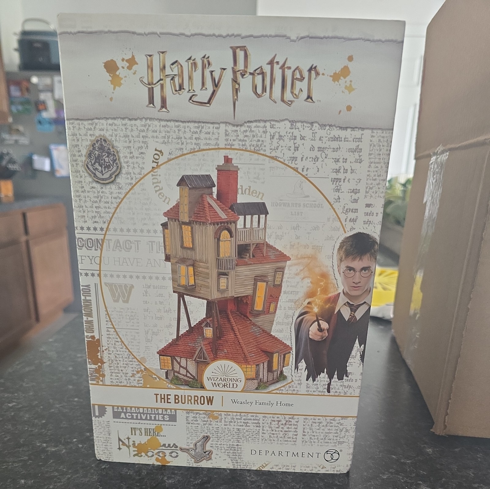 Department 56 Harry Potter The Burrow Weasley Family Home Illuminated Boxed
