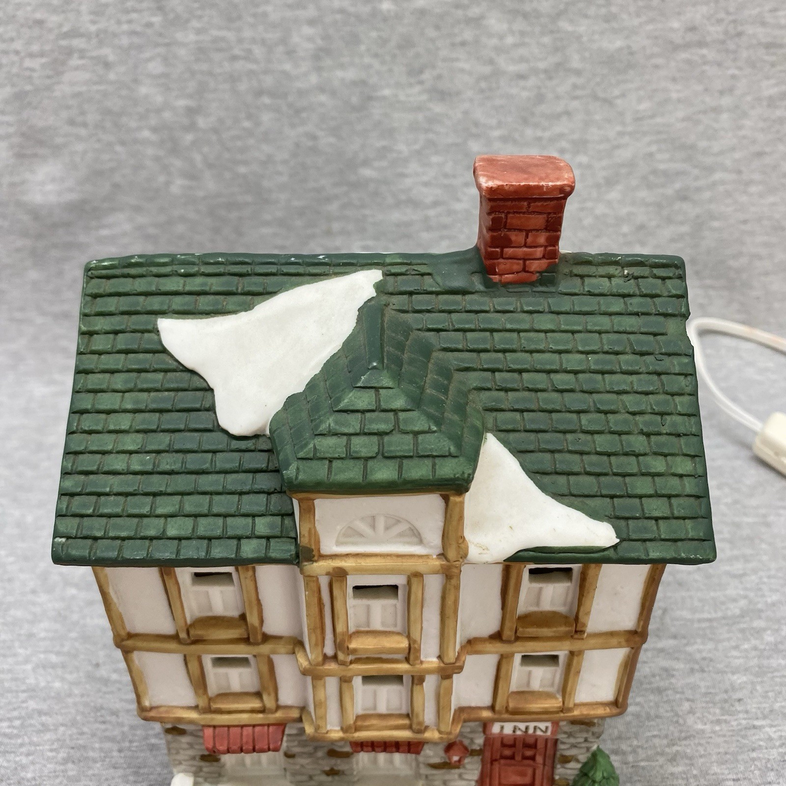 Christmas Village The Inn Hotel Porcelain Lighted Vintage Mann