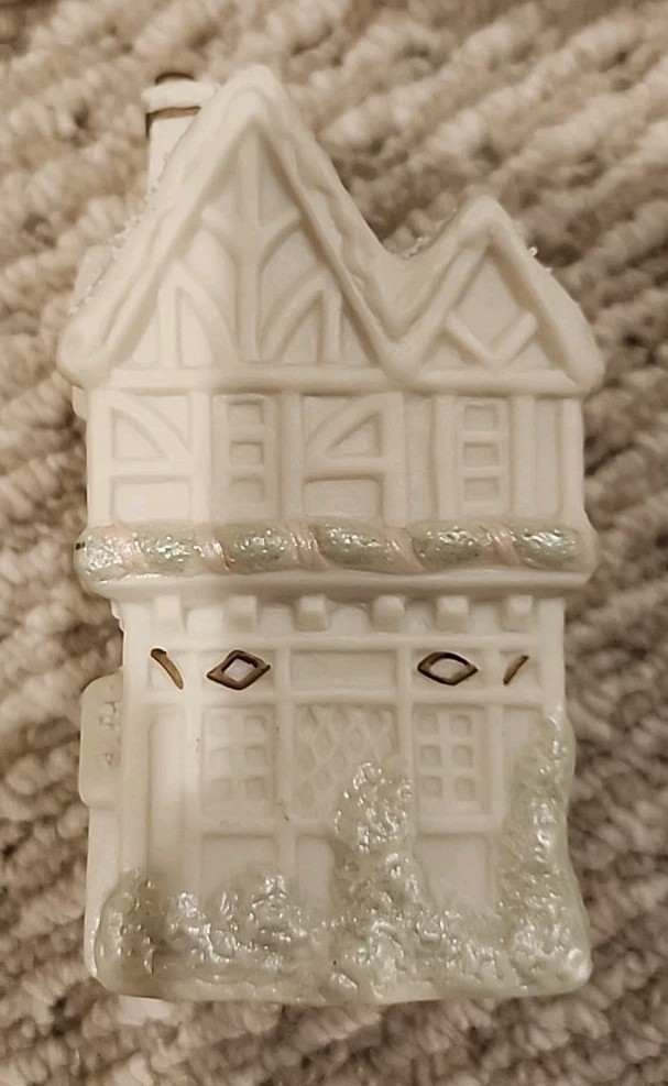 5 Carlton Cards Village Houses Building Figure Decorative Church Bakery Toy VTG