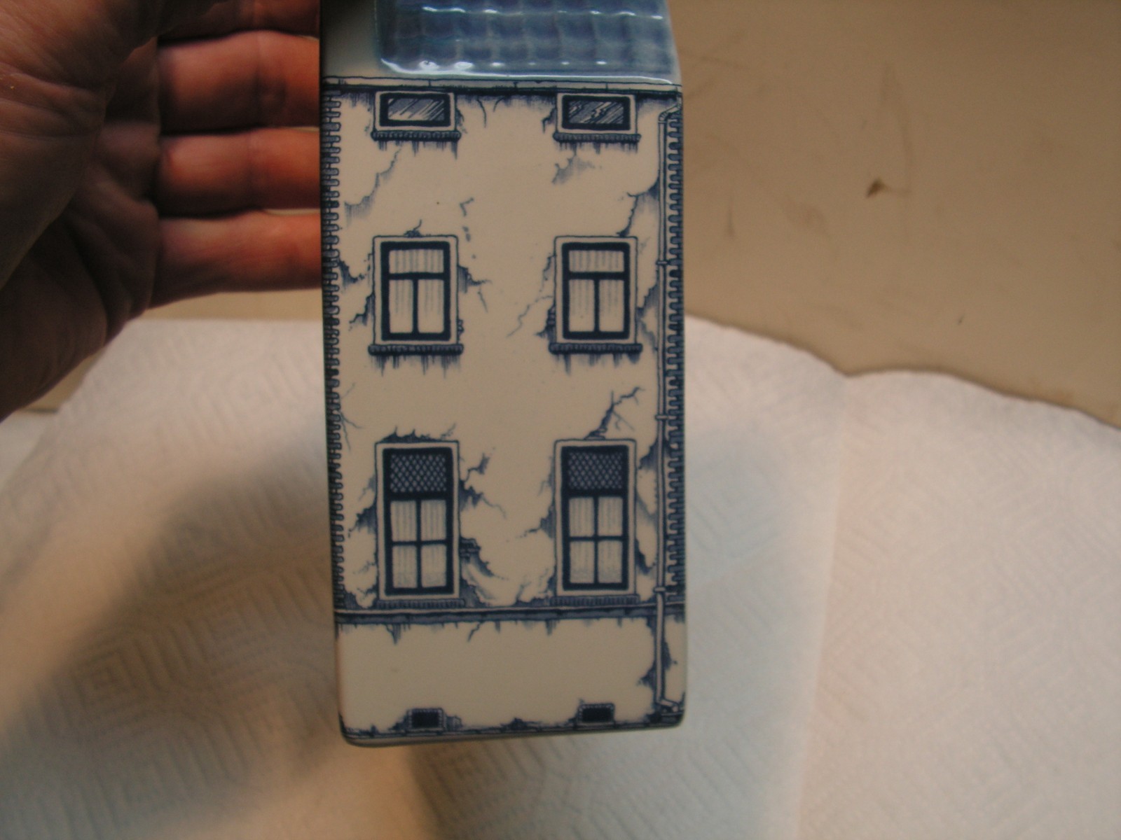 Delft Canal Building # 1705-4 With intricate blue details.