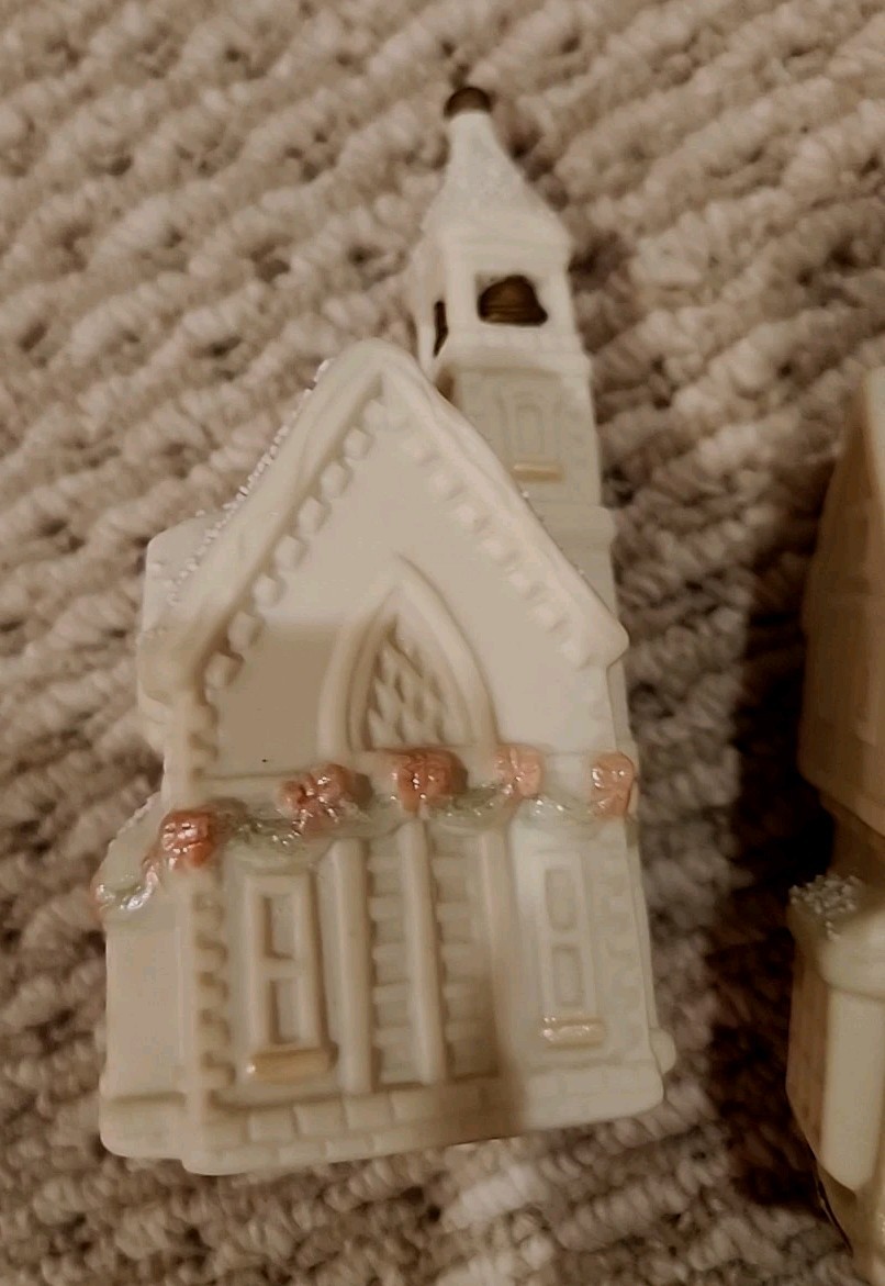 5 Carlton Cards Village Houses Building Figure Decorative Church Bakery Toy VTG