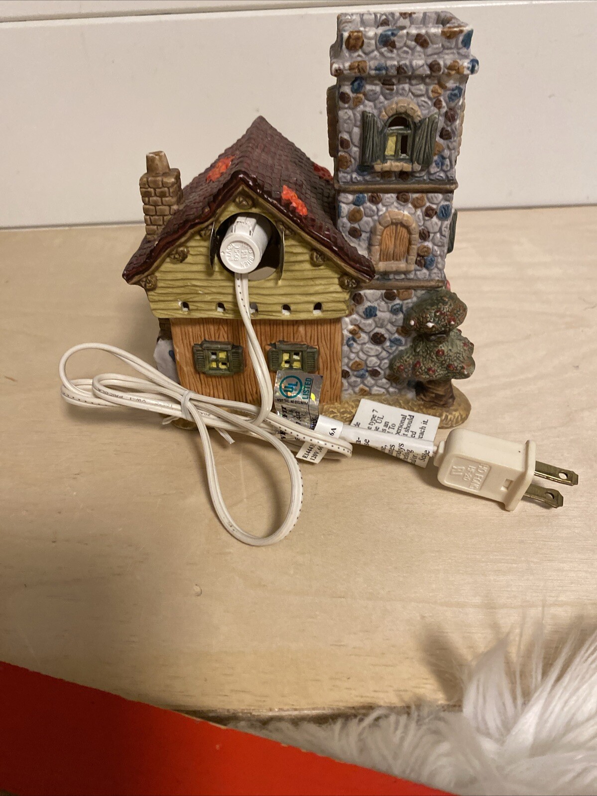 Vintage Christmas Tree Shop Handpainted Porcelain Lighted “The Apple House” G.C.