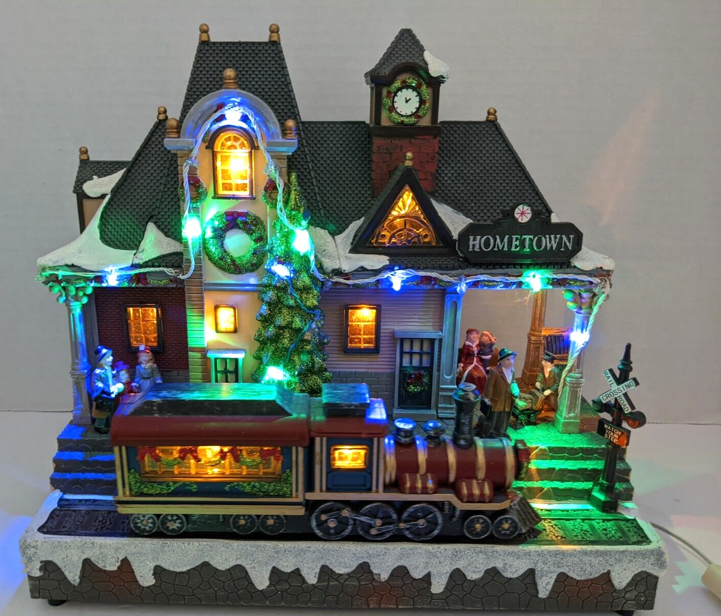 Timeless Moments Christmas Hometown Musical Train Station Animated. READ & VIDEO