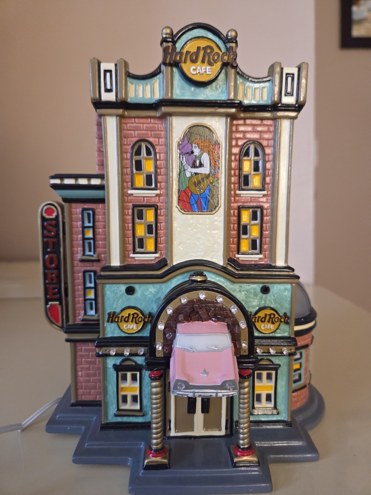 Dept 56 Snow Village Hard Rock Cafe Lighted Building 2003 w Box Adapter