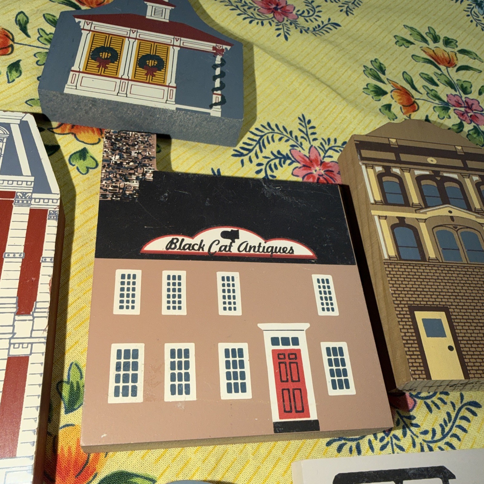 Cat’s Meow Village Vtg Lot of 42 Wood Figurine Shelf Sitters Trees Amish PA OH