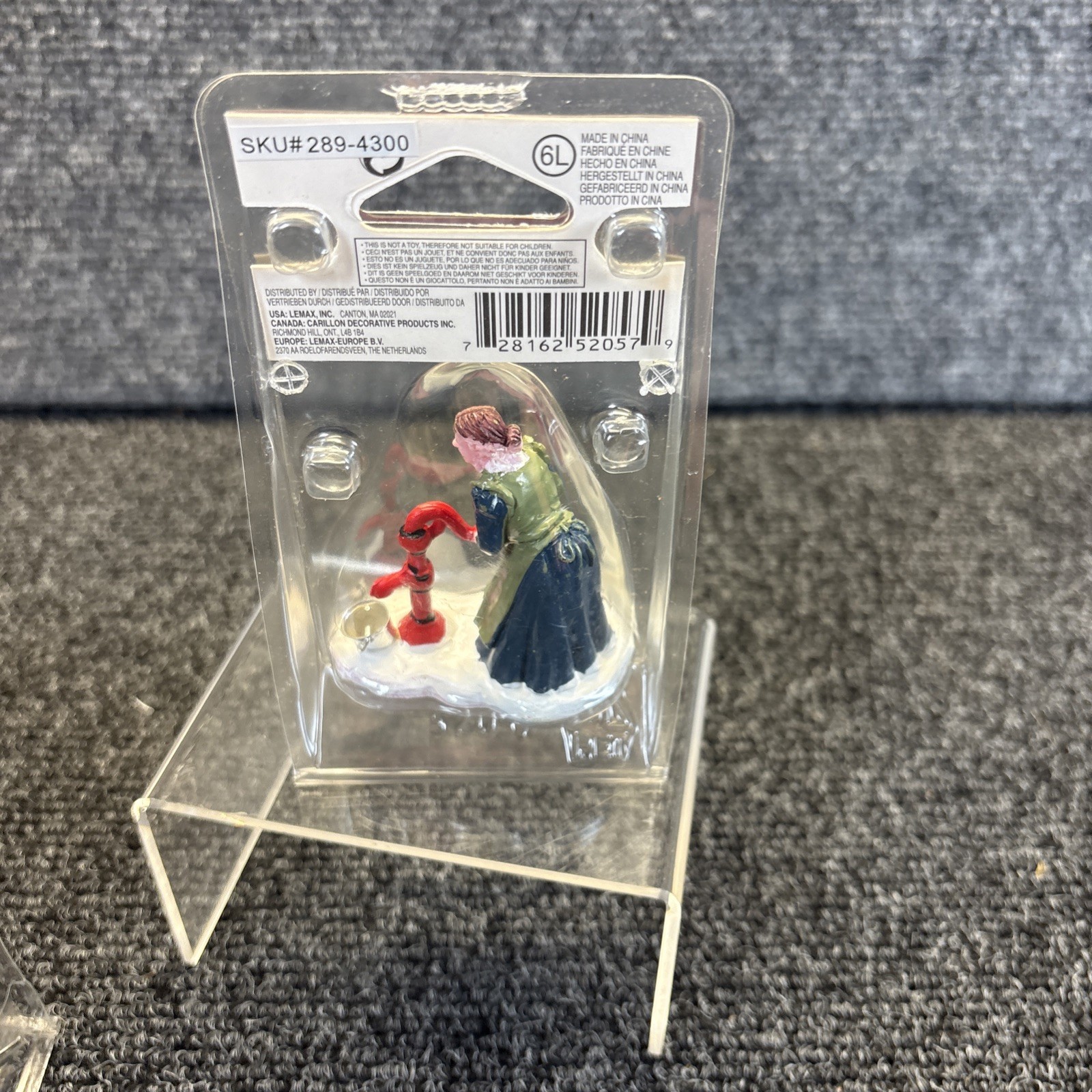 Lemax~Coventry Cove~Set of 2~Outhouse/Woman at the Water Well~NIP