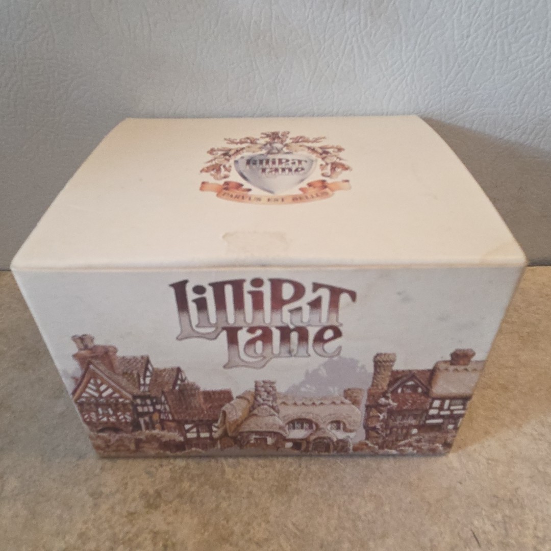 Clover Cottage 1988 Lilliput Lane Ltd in Original Box with Deed Certificate