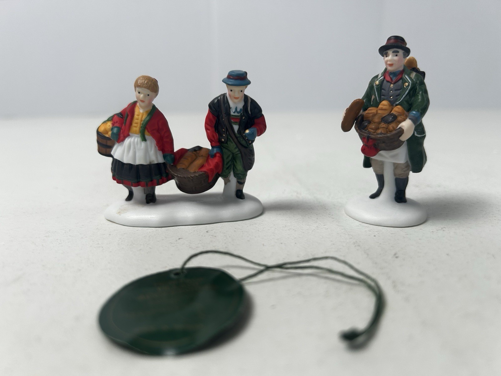 Department 56 BUYING BAKER’S BREAD Set of 2 Alpine Heritage Village 5619-7 Boxed