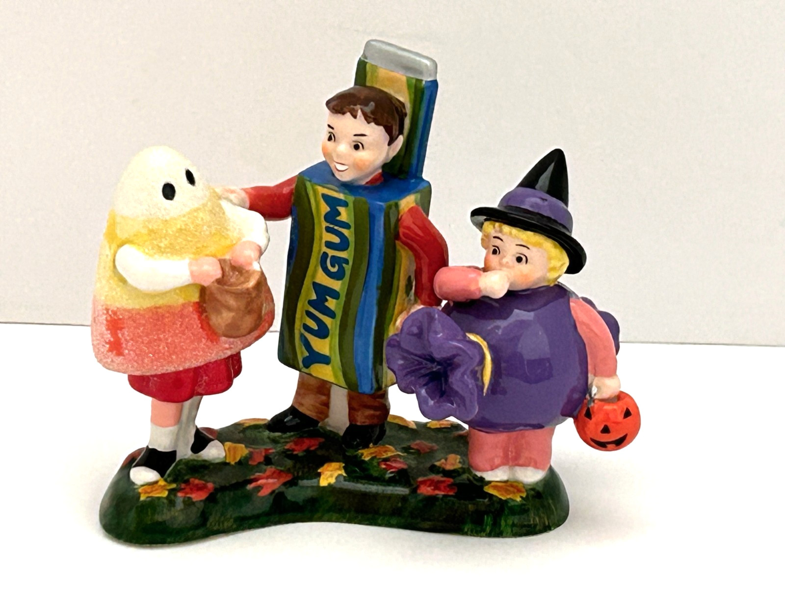 Department 56 Snow Village Halloween Candy Kids Figure 54713 Retired VG++