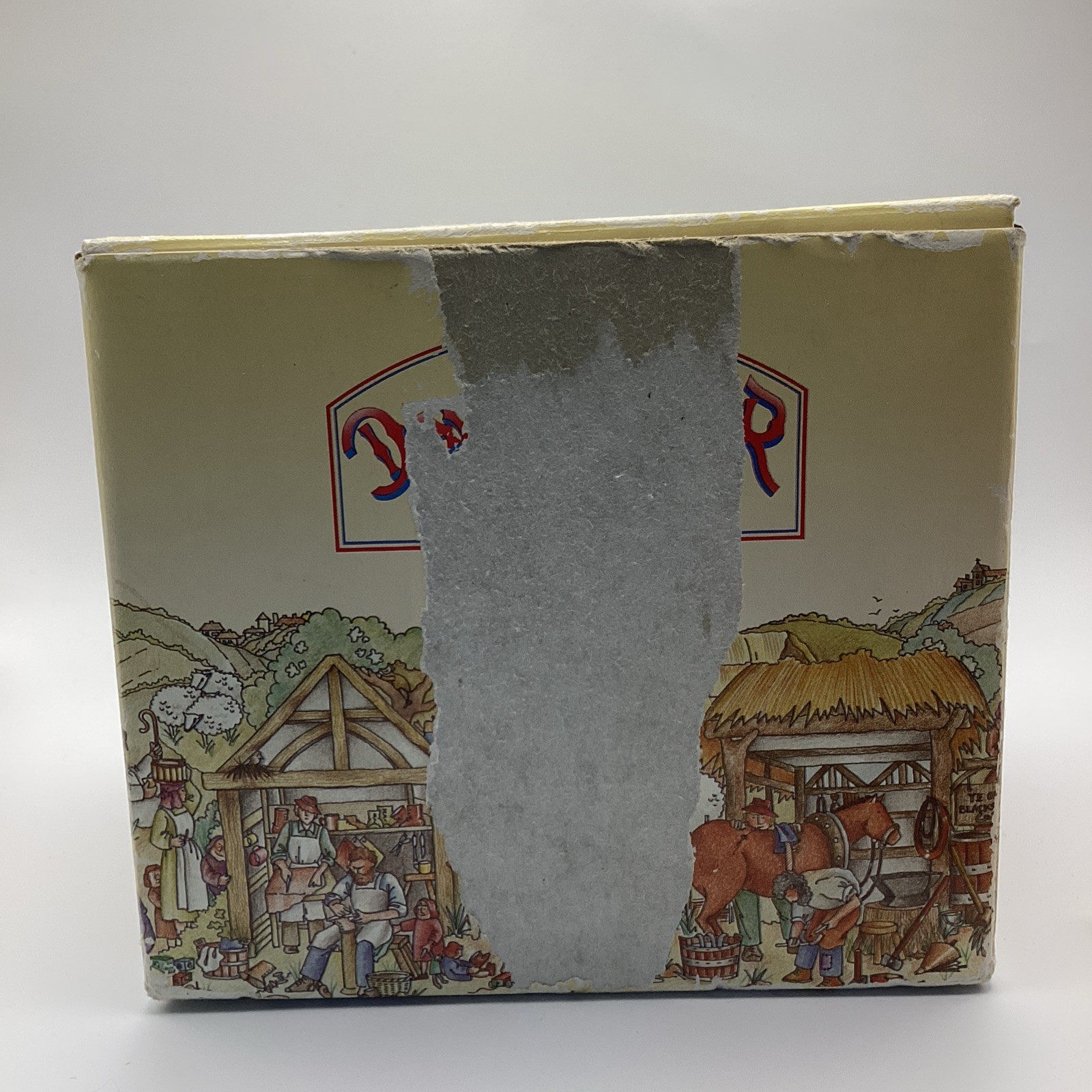 1983 Vintage David Winter Cottages The Green Dragon W/Box & Cert of Authenticity