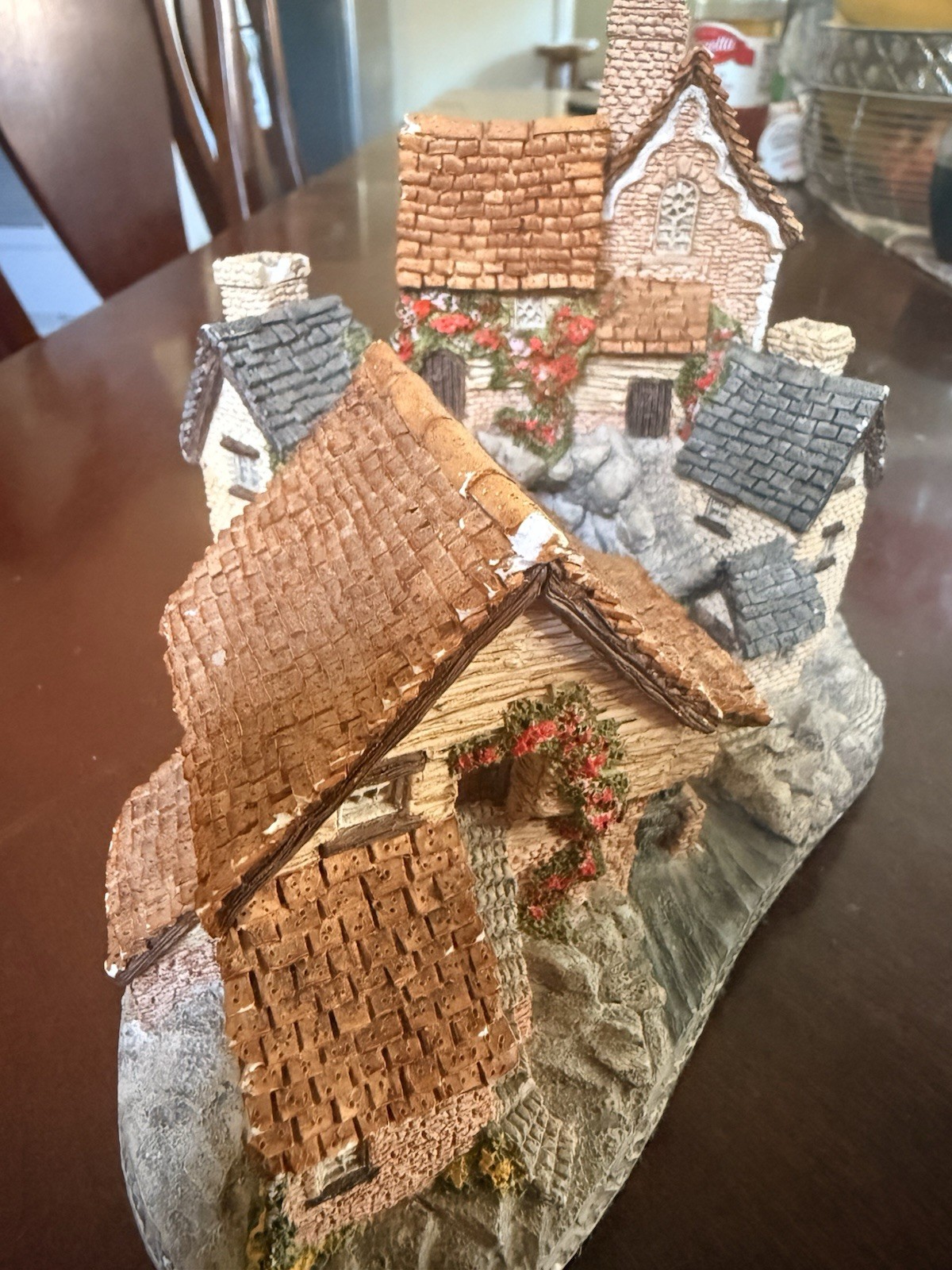 David Winter Brookside Hamlet Hand Painted Handmade Ceramic House Village 1982
