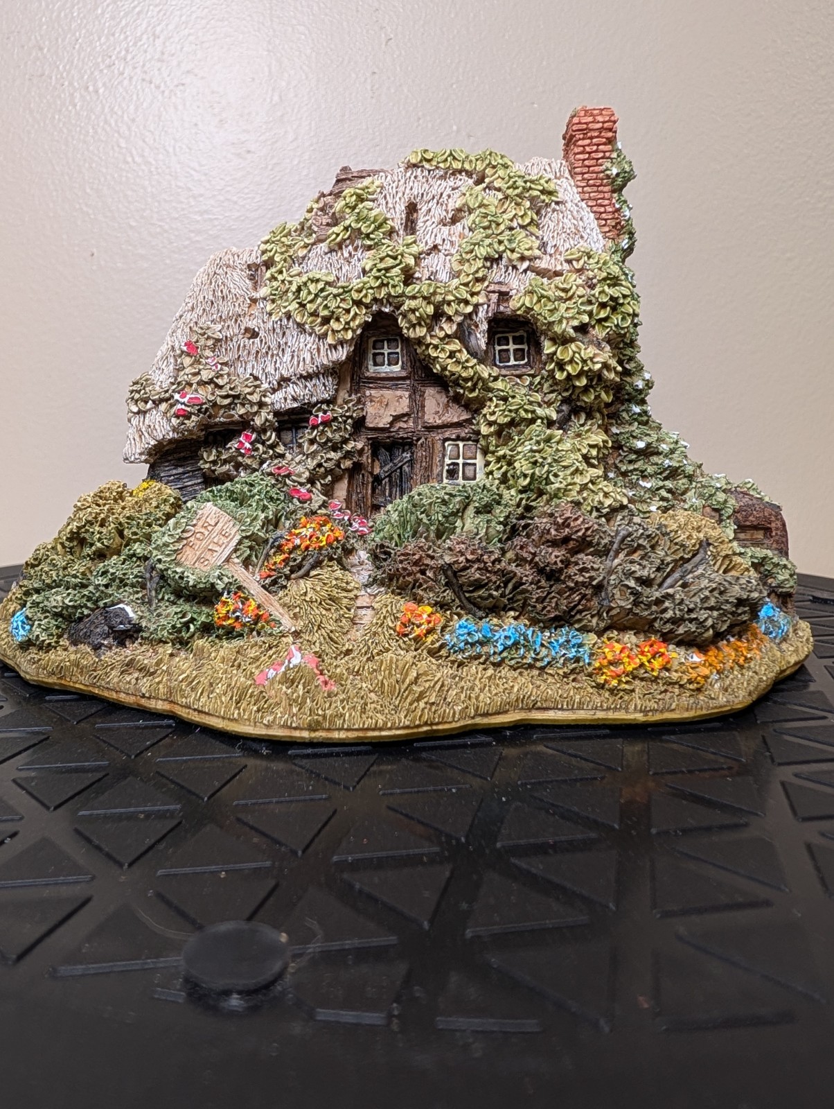 Lilliput Lane Forget Me Not Collectors Club Special Edition 1992/1993, Signed