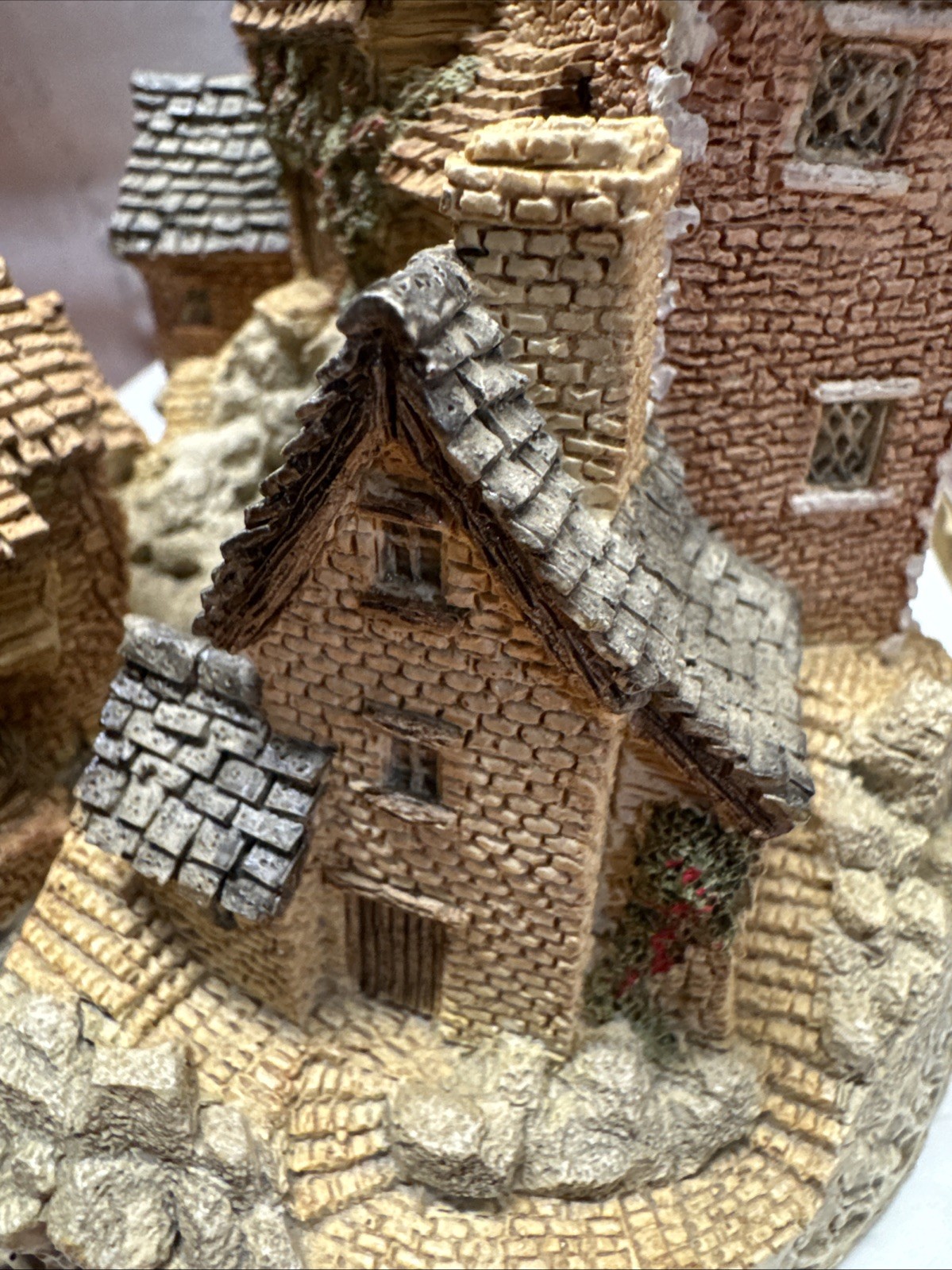 12-4 Vintage 1982 David Winter Cottages Brookside Hamlet Hand Painted Village