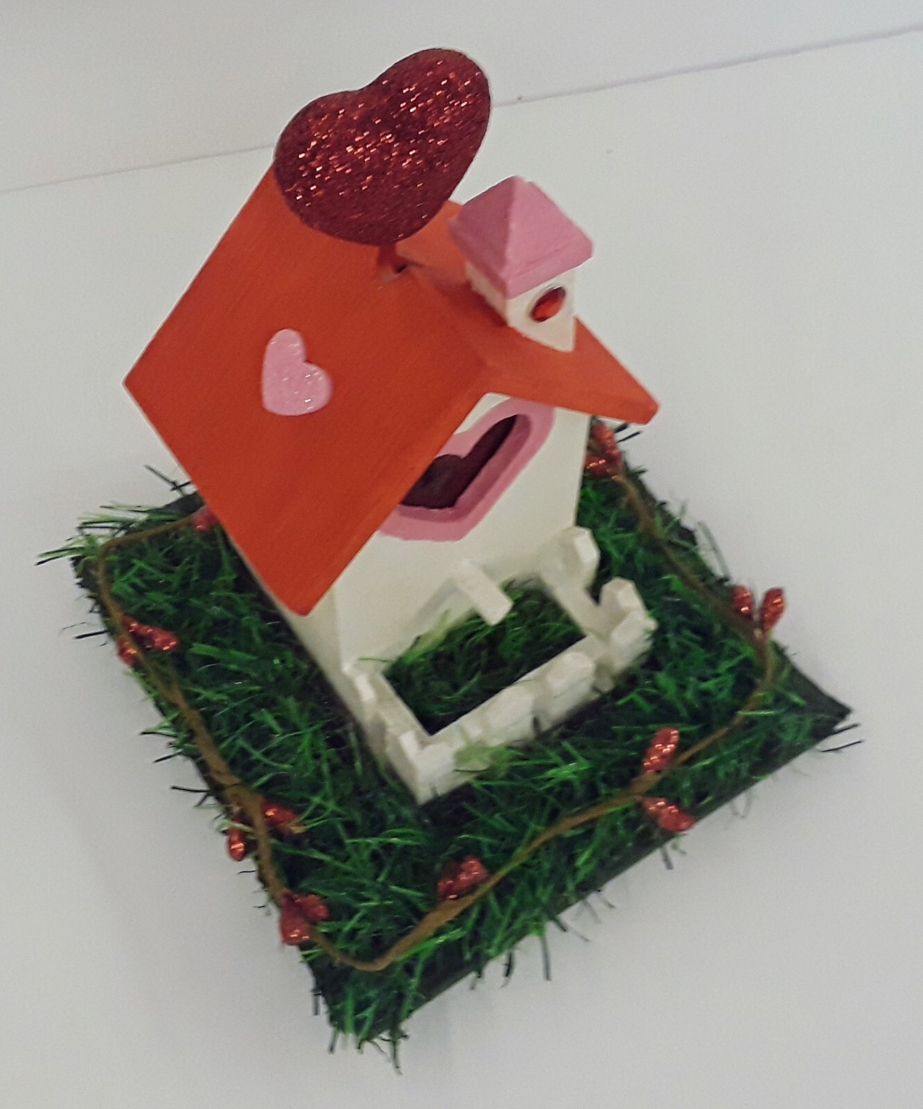 NEW – LIGHTED HOUSE “LOVE GIFT” Red, White & Pink w/Red Heart for LOVE