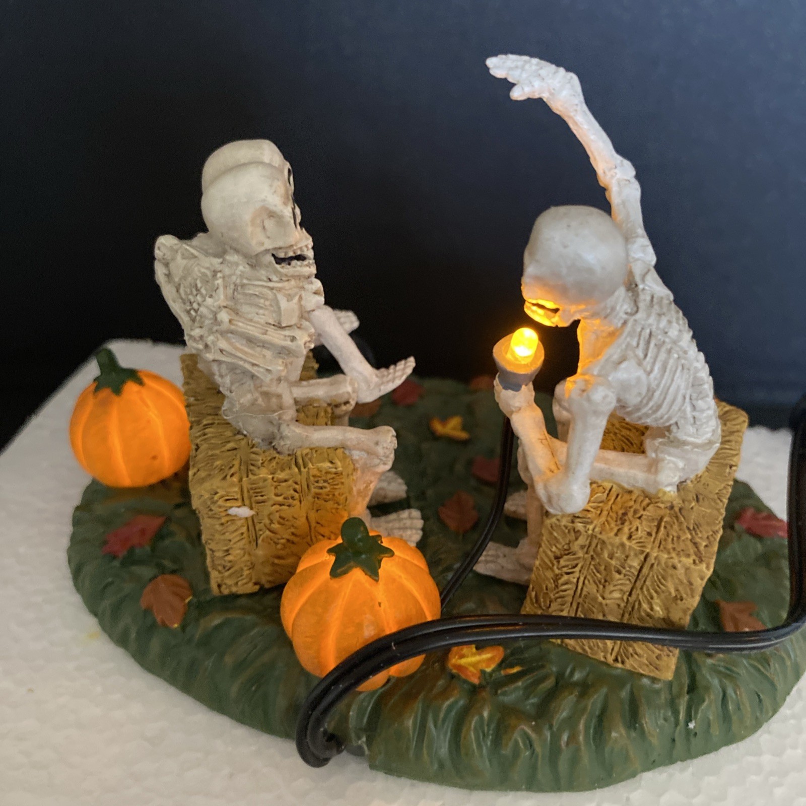 Dept 56 Halloween “Scary Skeleton Stories” Lighted Table Accent No Batteries No