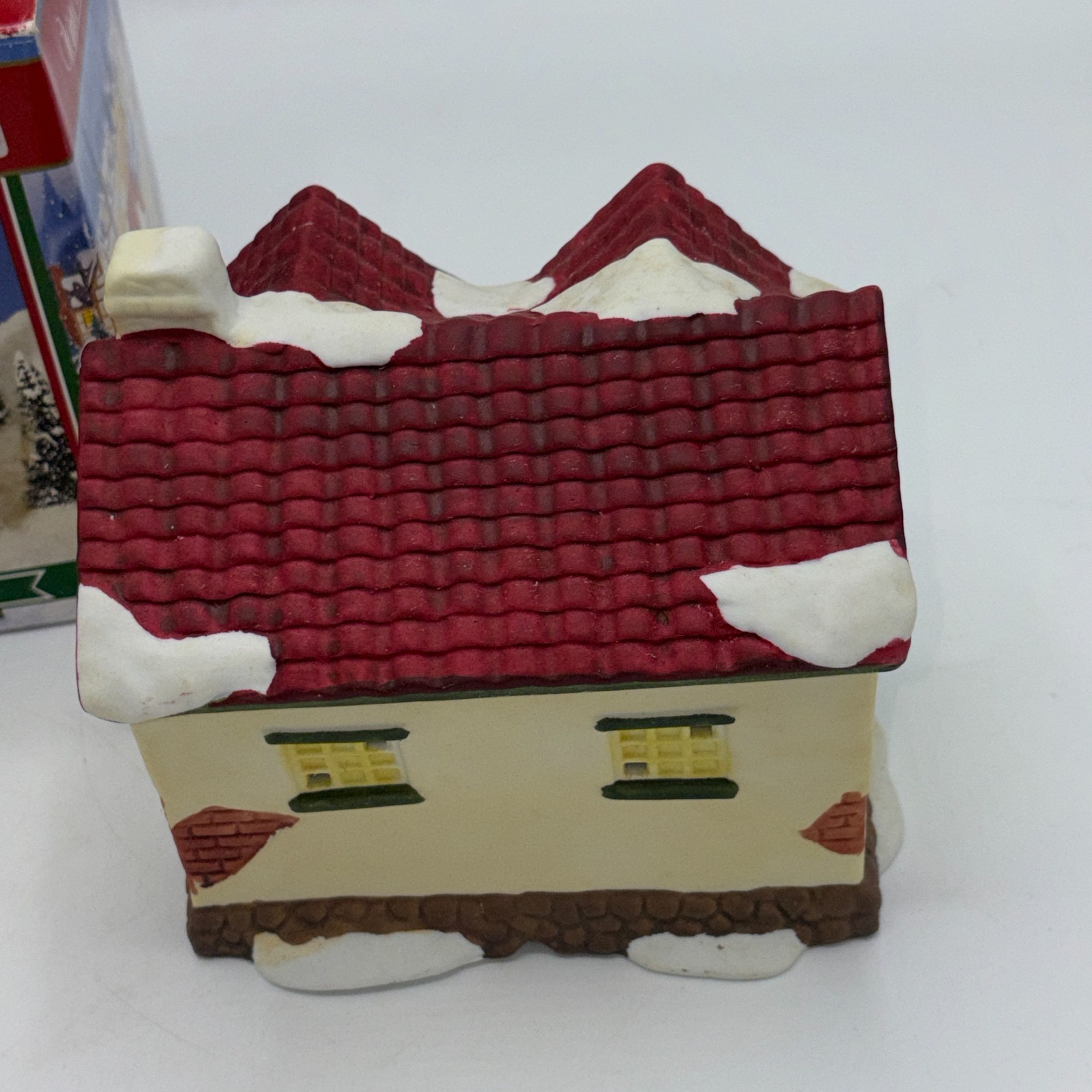 Winter Valley Cottages Candy Shop Porcelain Christmas House w Box