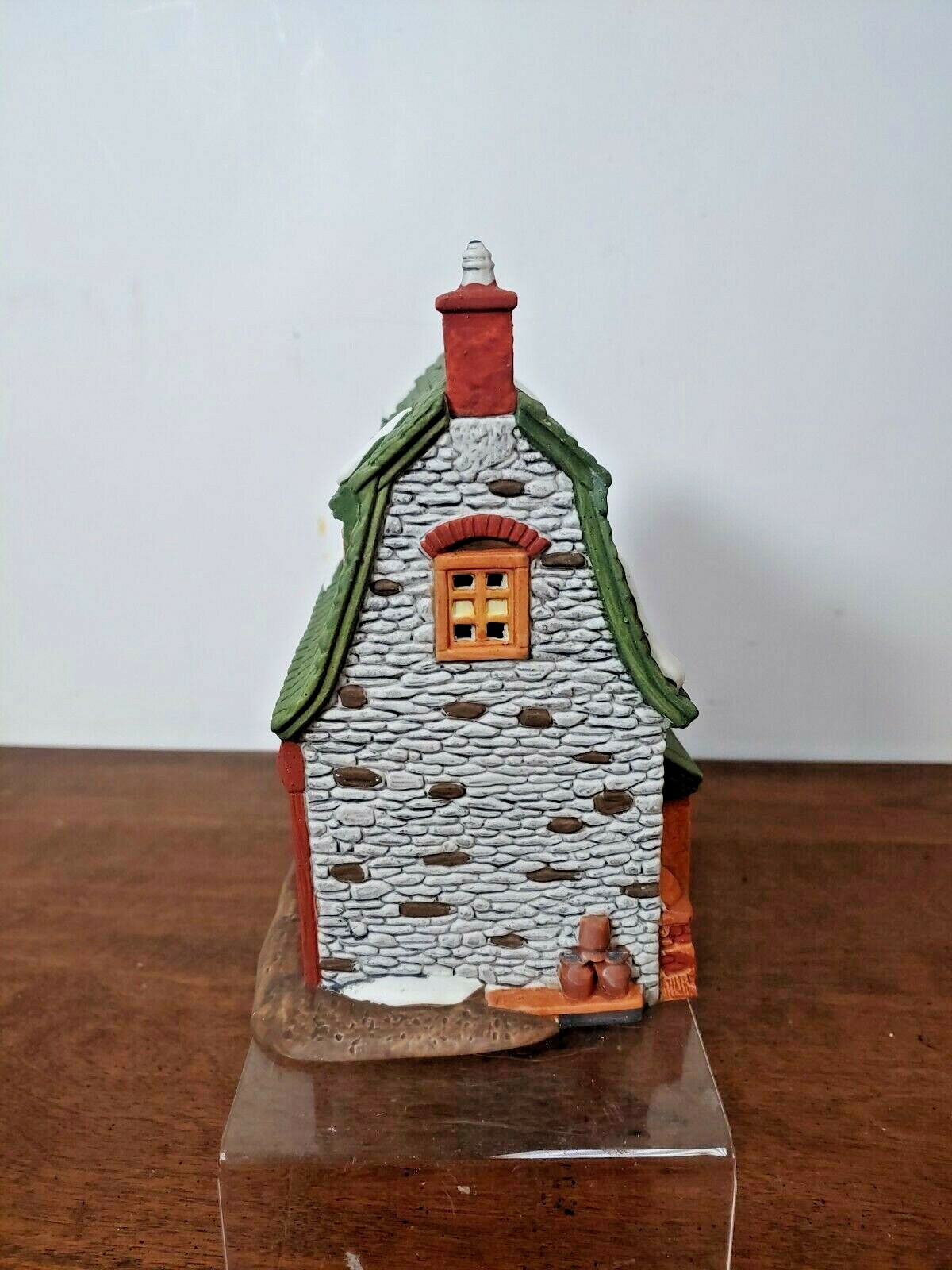 WHITE HORSE BAKERY – DEPT 56 DICKENS VILLAGE – COMPLETE IN BOX