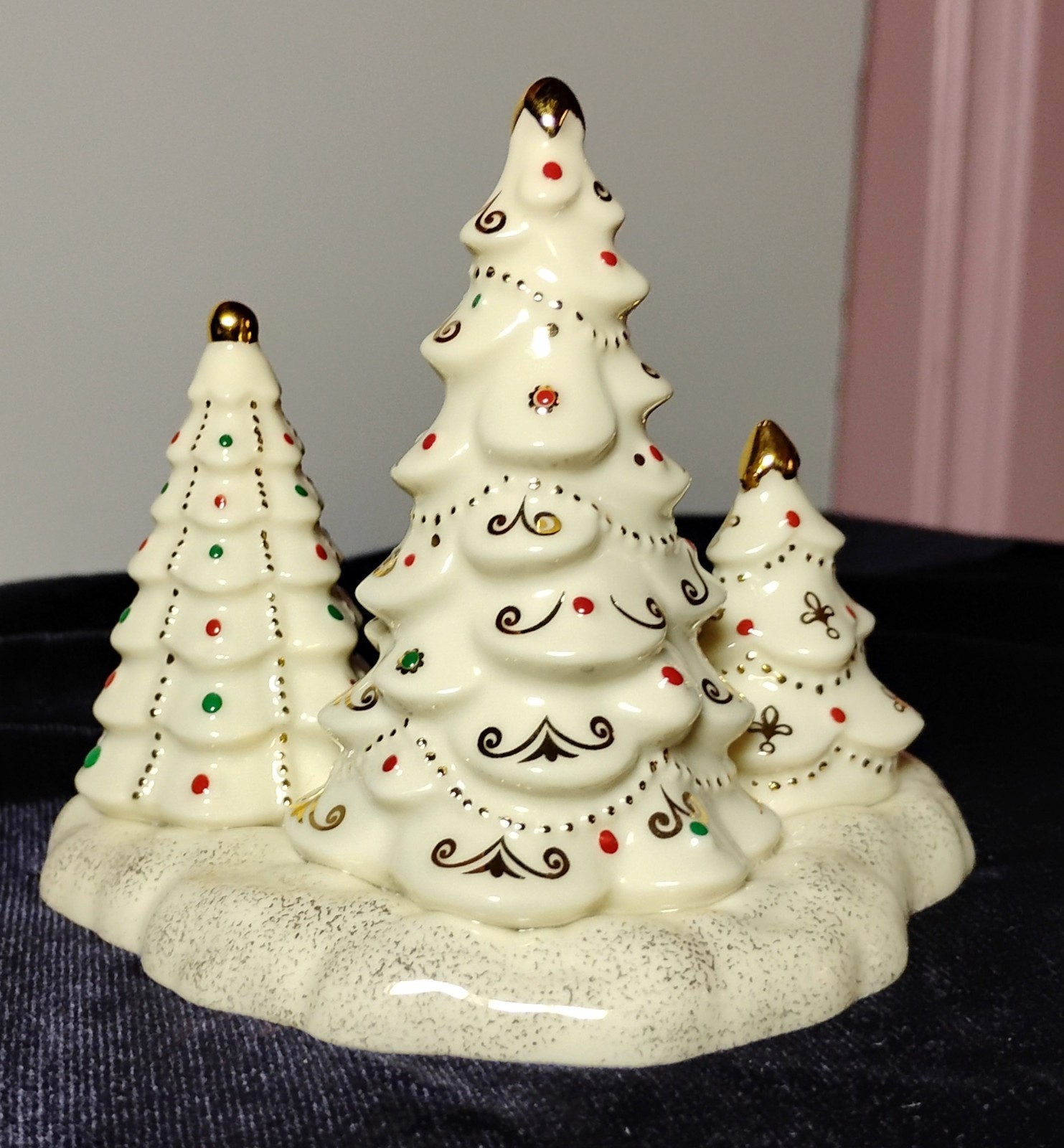 LENOX MISTLETOE PARK set of TREES — Village Treasures series NEW