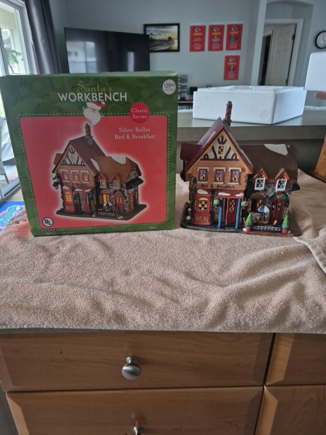 Santa’s Workbench Silver Belles Bed & Breakfast Lighted..Classic Series