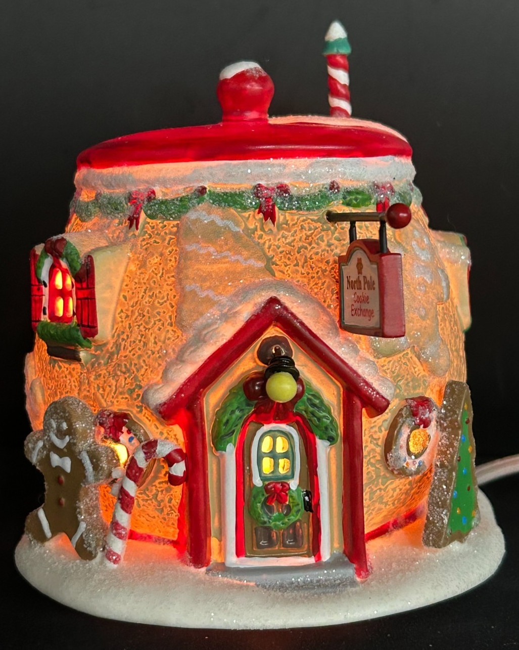🎄🎄Dept 56 4020208 North Pole Cookie Exchange Santa’s Sweet Shop