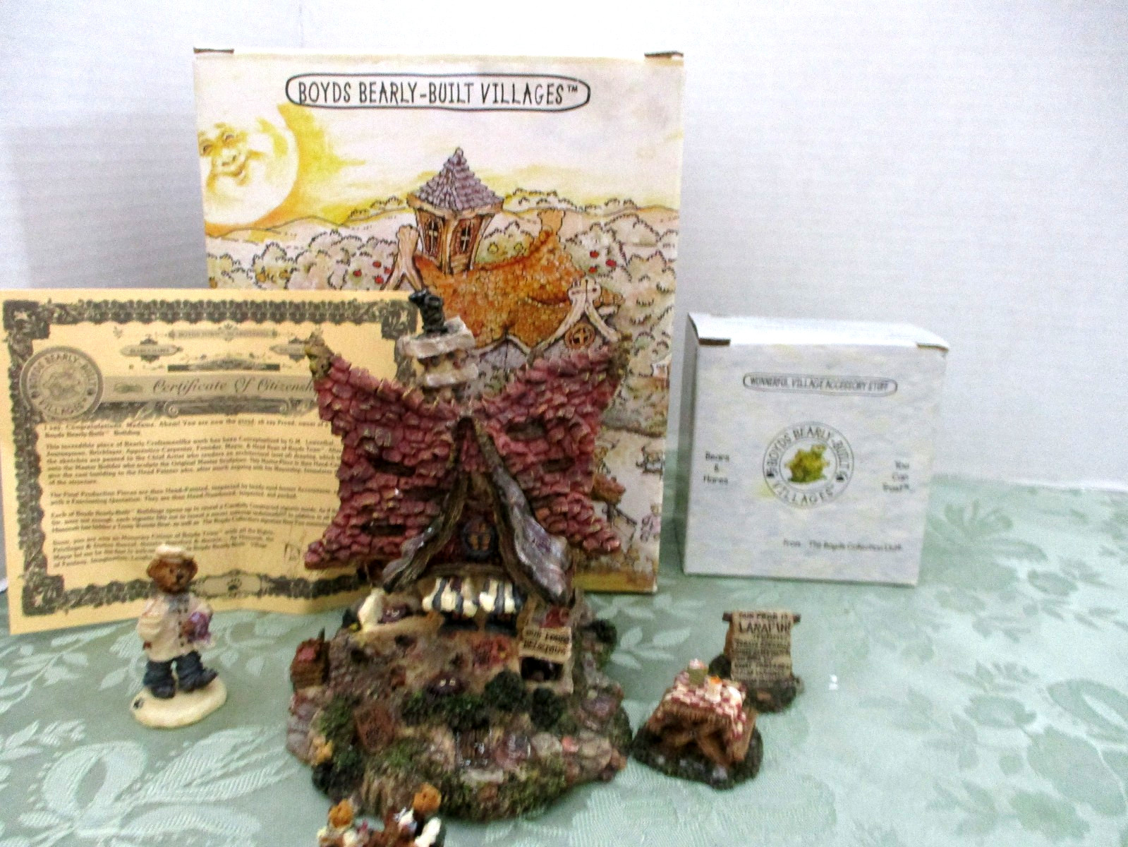 Boyds Bearly-Built Villages Pub’N Grub & Accessories 2001 NIB