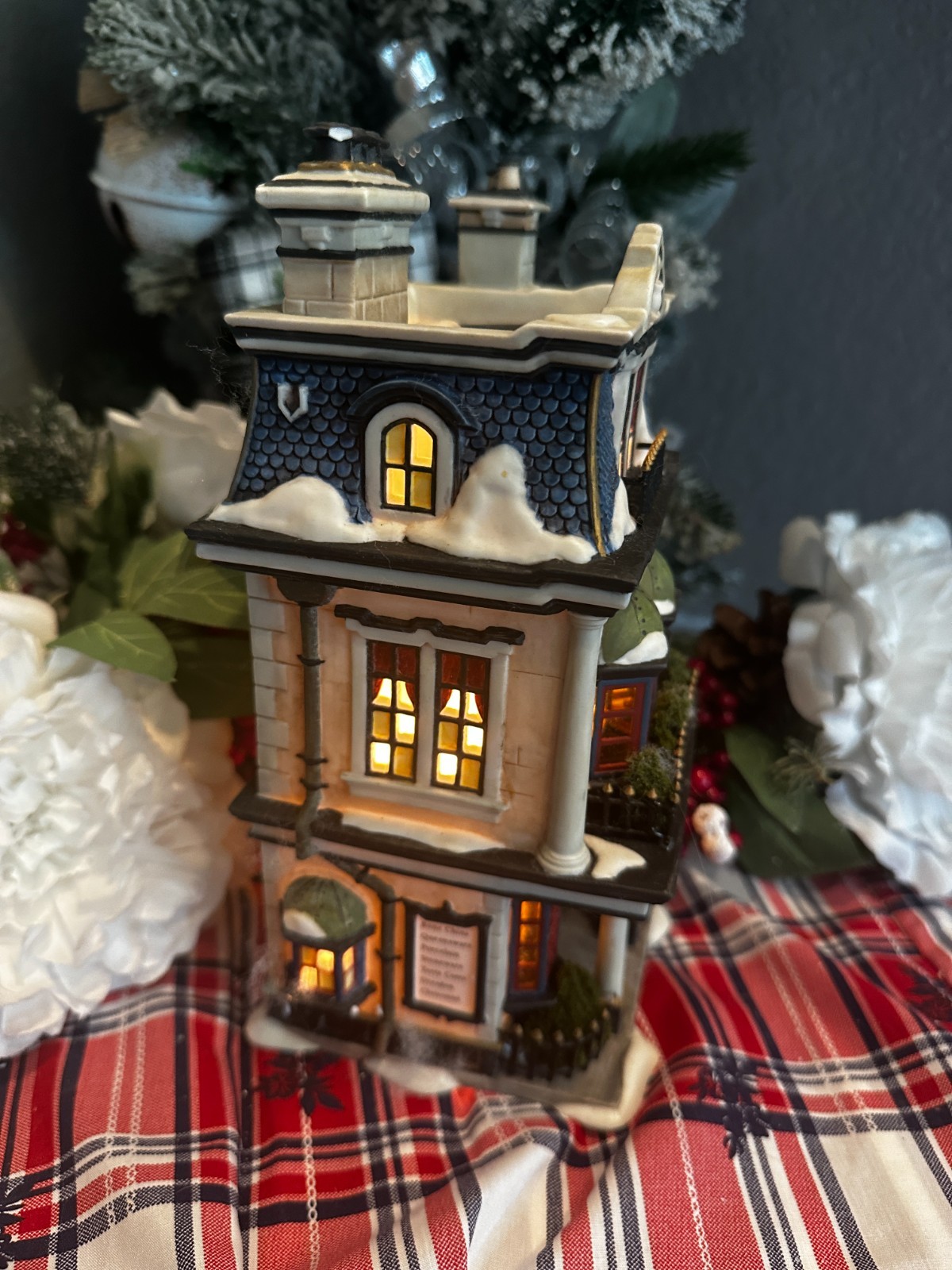 Dept 56 Teaman & Crupp China Shop Dickens Village Series Christmas Excellent