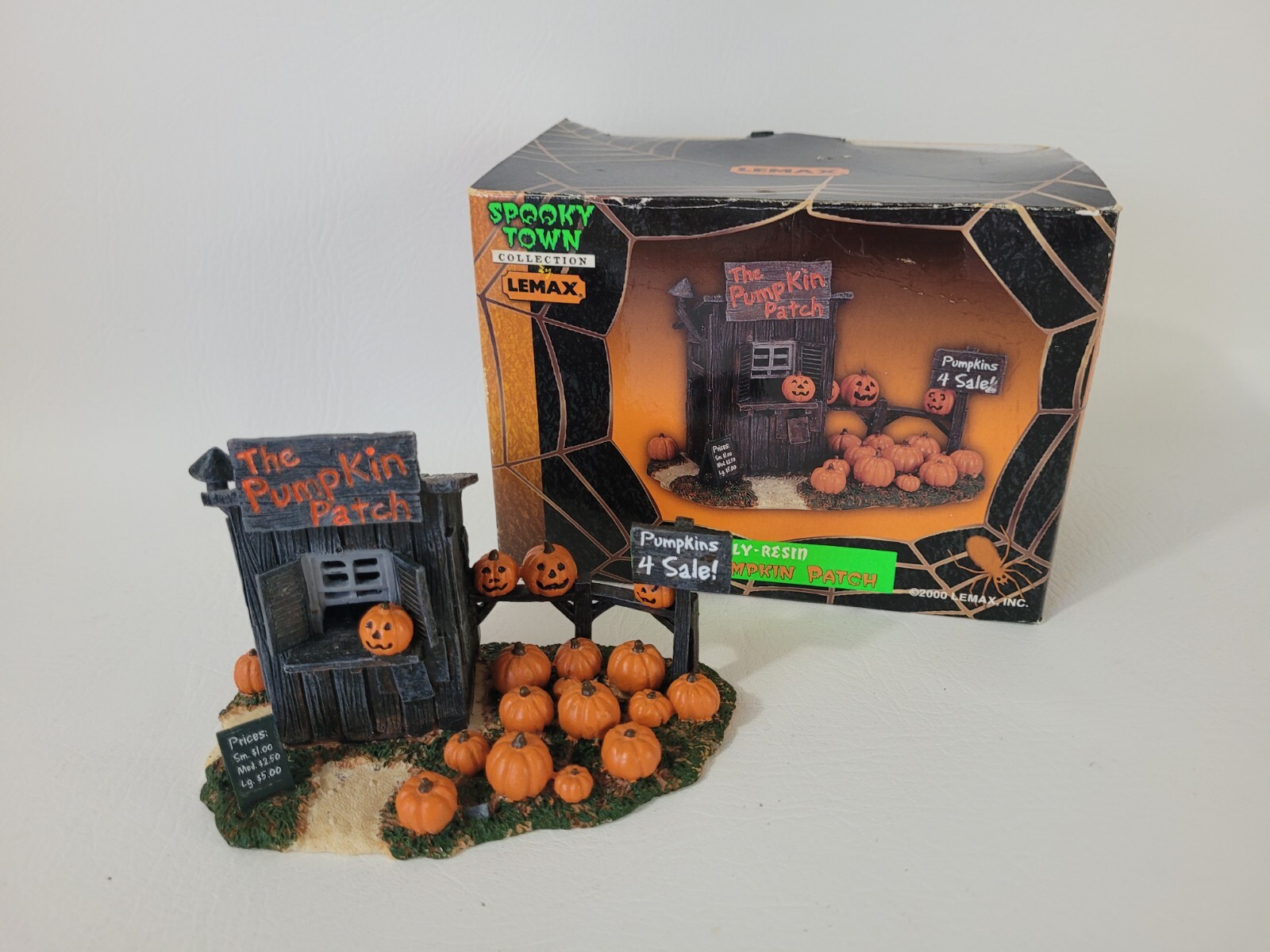 LEMAX Spooky Town The Pumpkin Patch 9849944 Halloween Poly-resin Home Decor 2000
