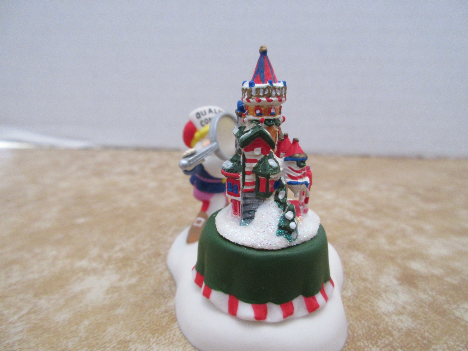 Dept. 56 North Pole Series 2005 Making Each House ,Checking It Twice #56.57204
