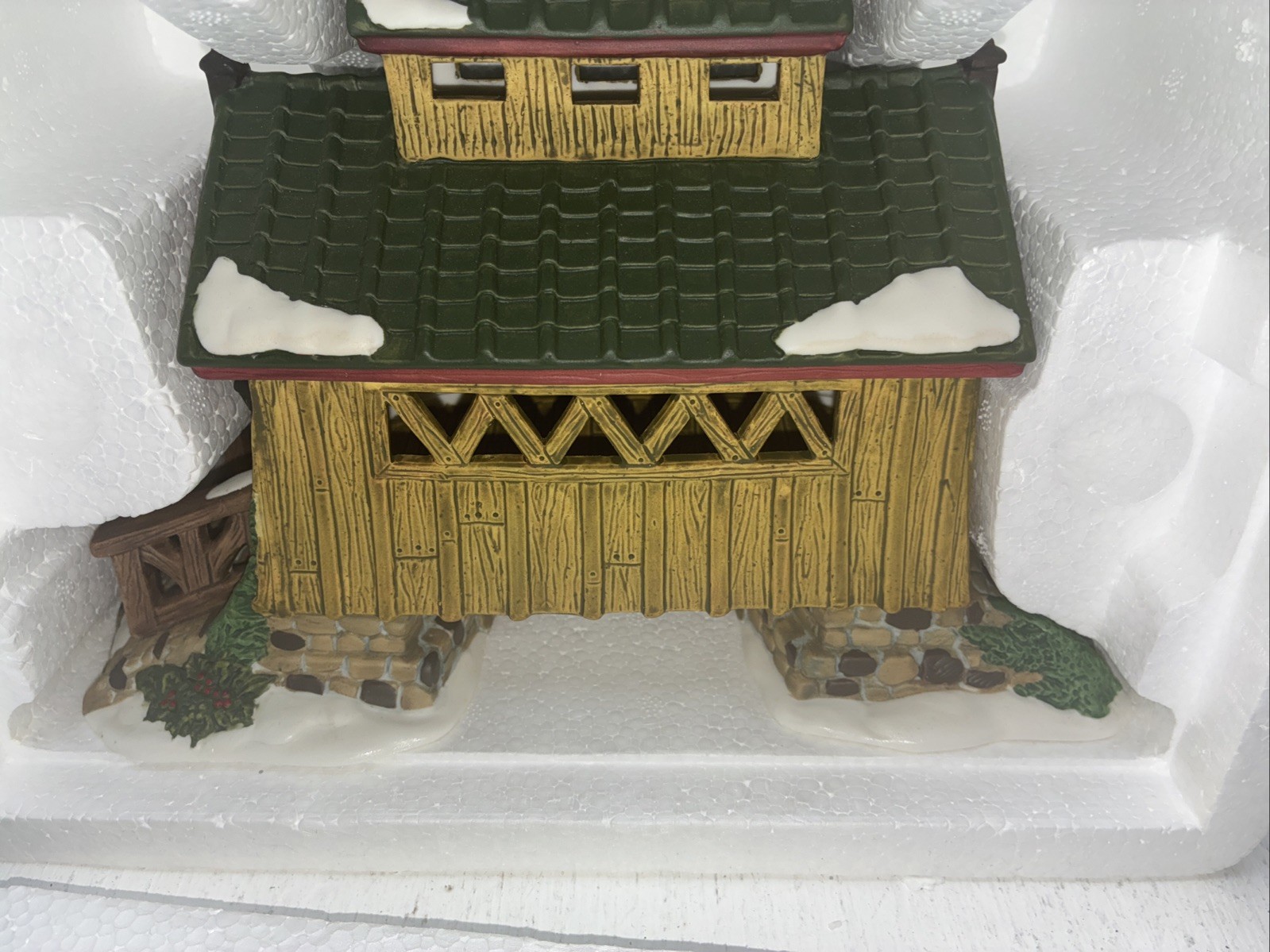Vintage Santa’s 2001 Workbench Porcelain Covered Bridge