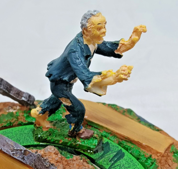 Lemax Spooky Town – Retired Grave Robbers Surprise 2008 #84741