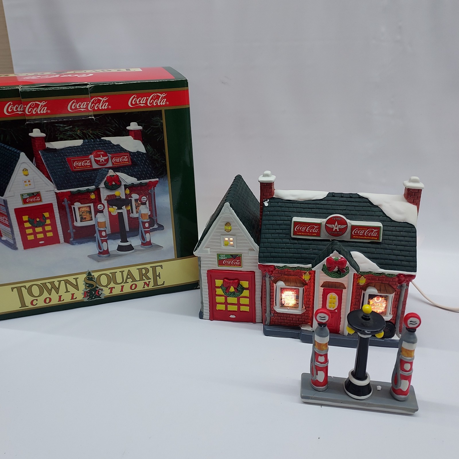 1994 Coca-Cola Town Square Christmas Collection Lighted Flying A Service Station