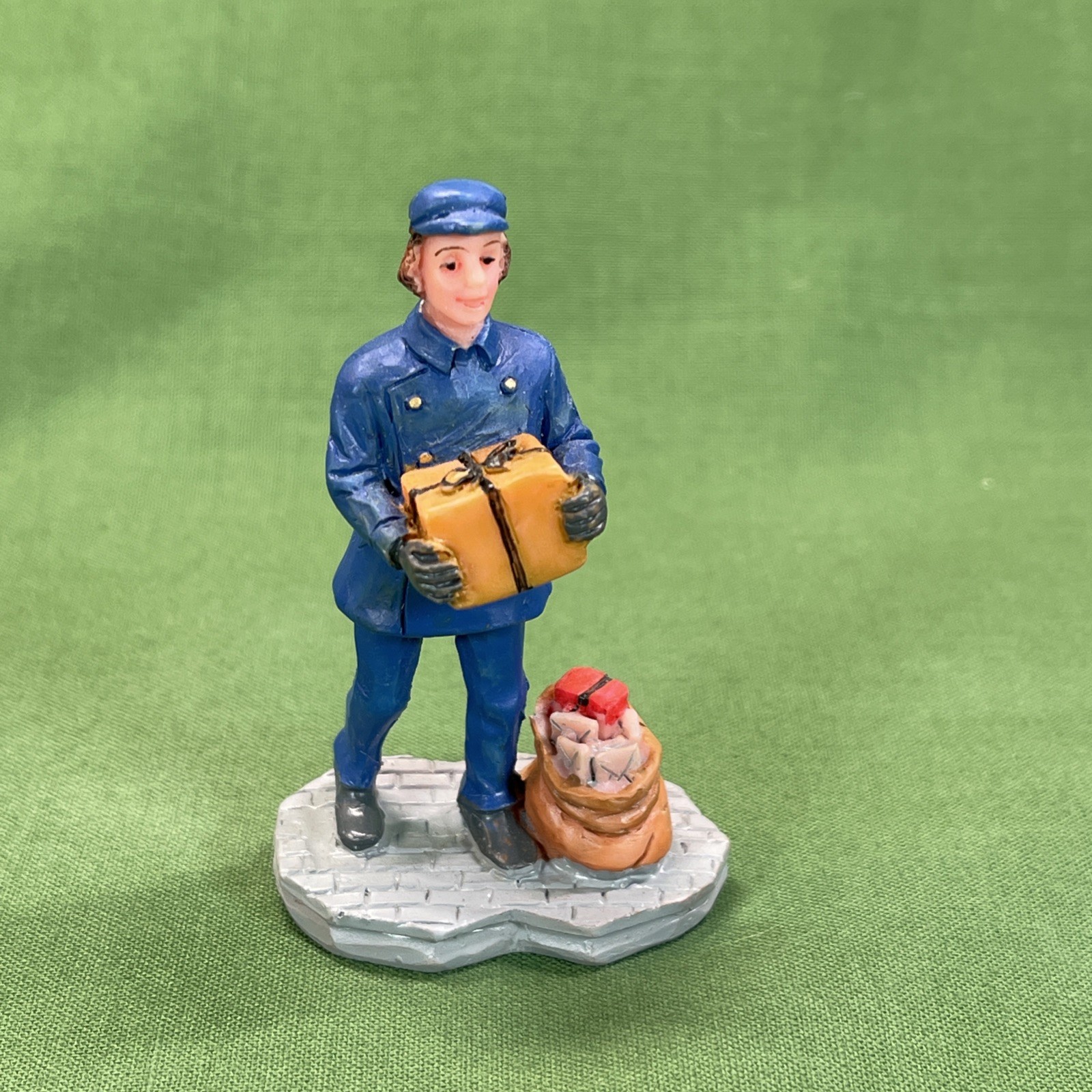 Lemax Village Figure SPECIAL DELIVERY #32747 Mail/Package Person 2003 Rare