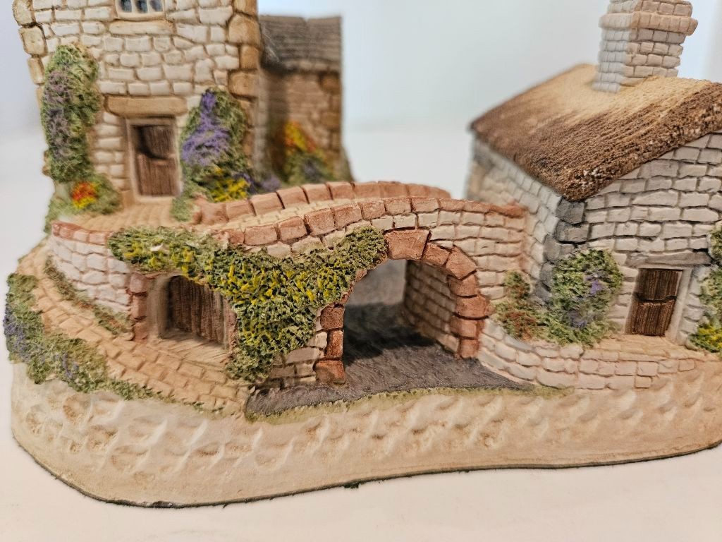 2 David Winter Cottages Castle &Village Figurines~1991~Handmade&Hand Painted~EUC