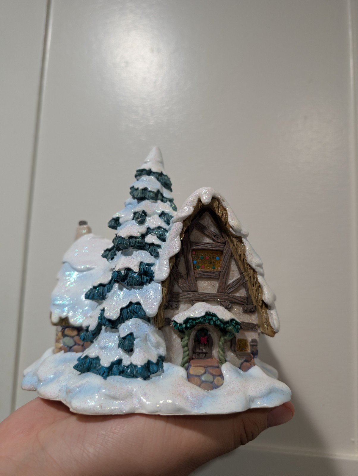 Vintage Disney Snow White & Dwarfs Christmas Village House Resin Figurine Boxed