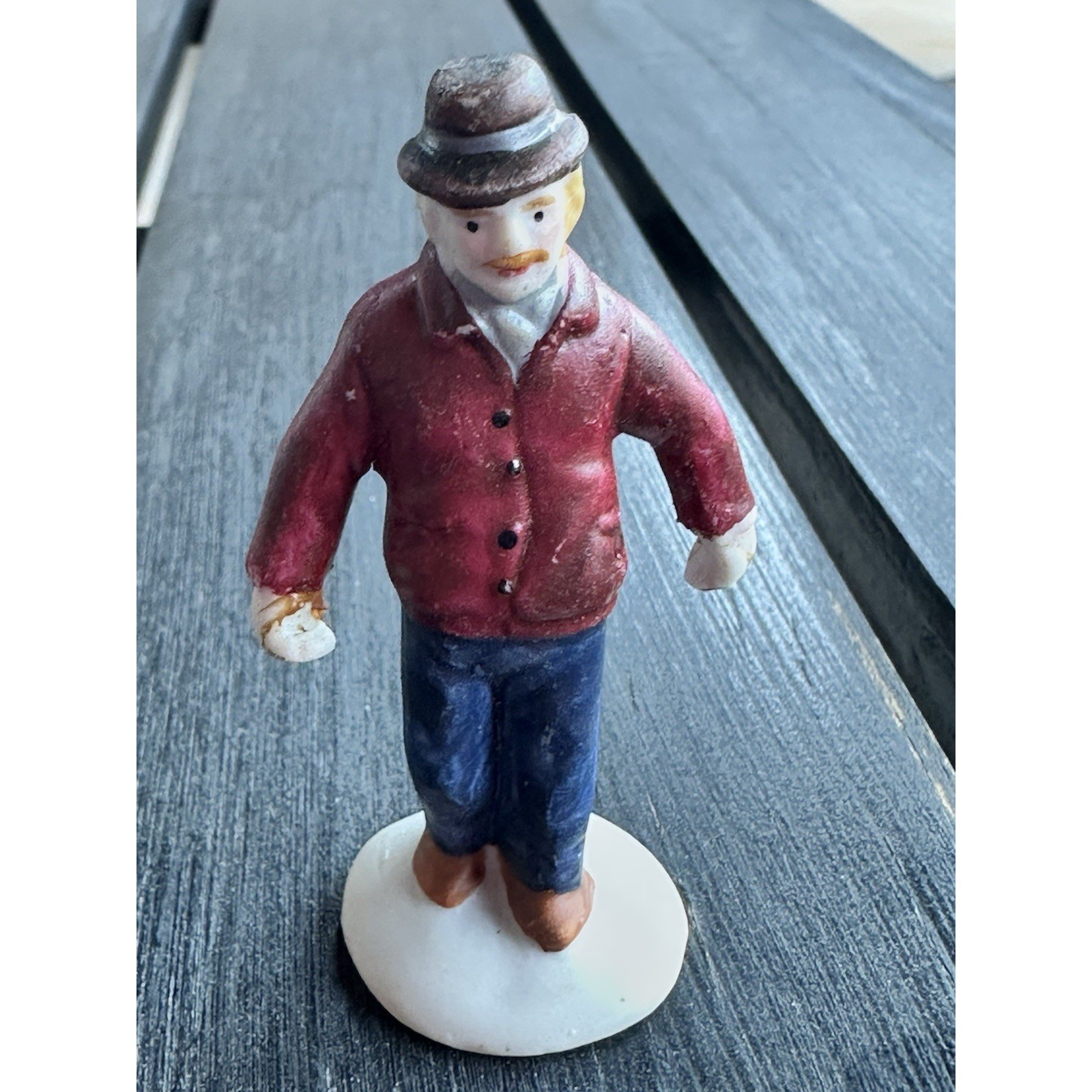 Lemax Dickensvale Christmas Village Man In Hat Porcelain 2 3/4″ H