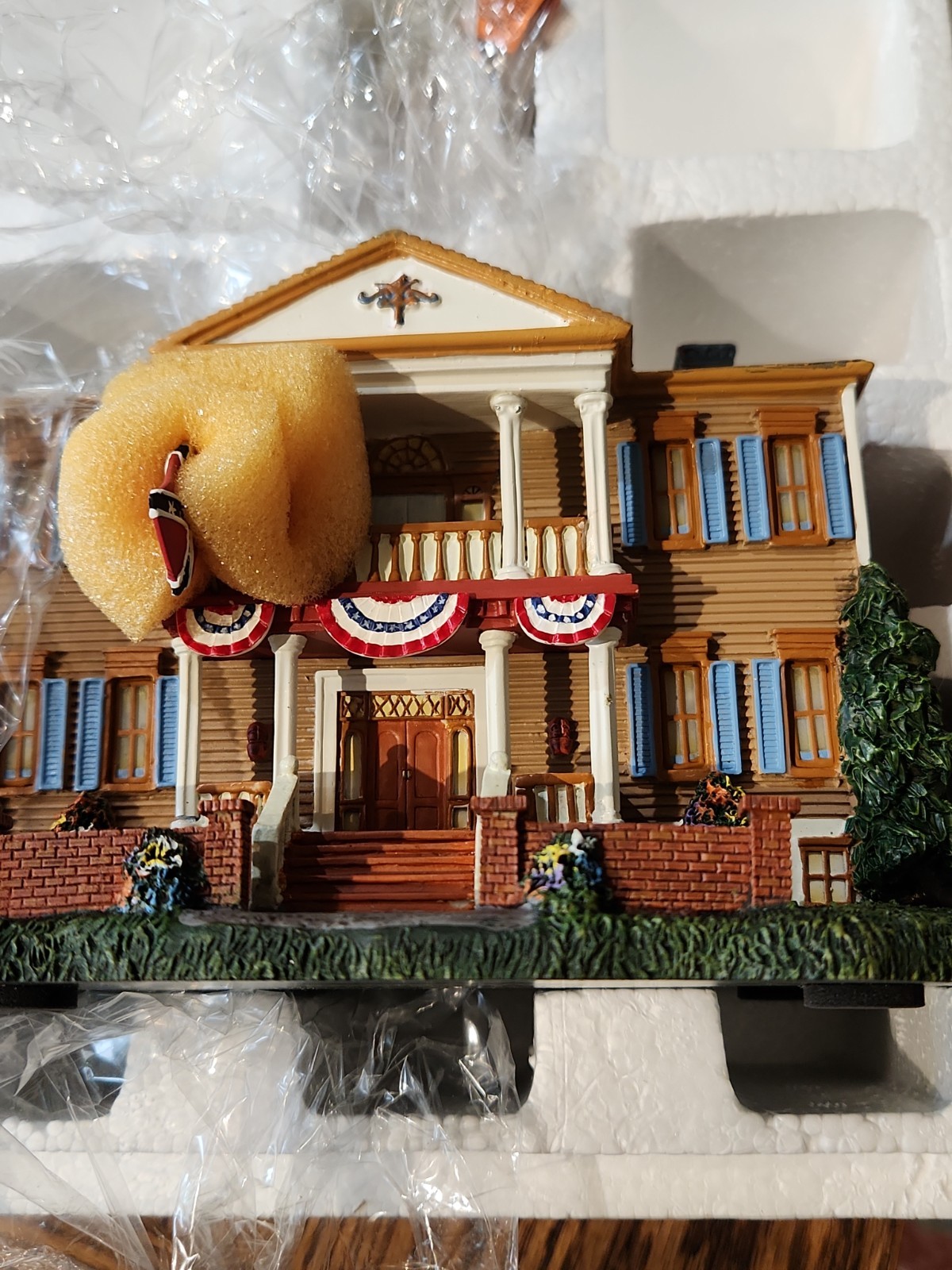 NIB Bradford Exchange Hawthorne Village Civil War “Southern Inn” w/ COA