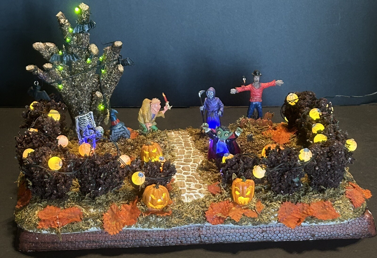 Lemax Spooky Town Halloween Village Ghouls Night Out Front Yard Lighted #34889A