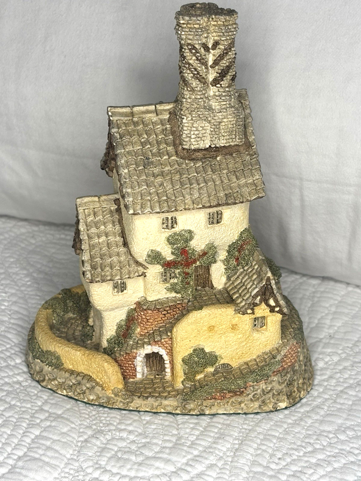 Vintage David Winter Cottages – House of the Master Mason- 1984 Seasonal/Holiday