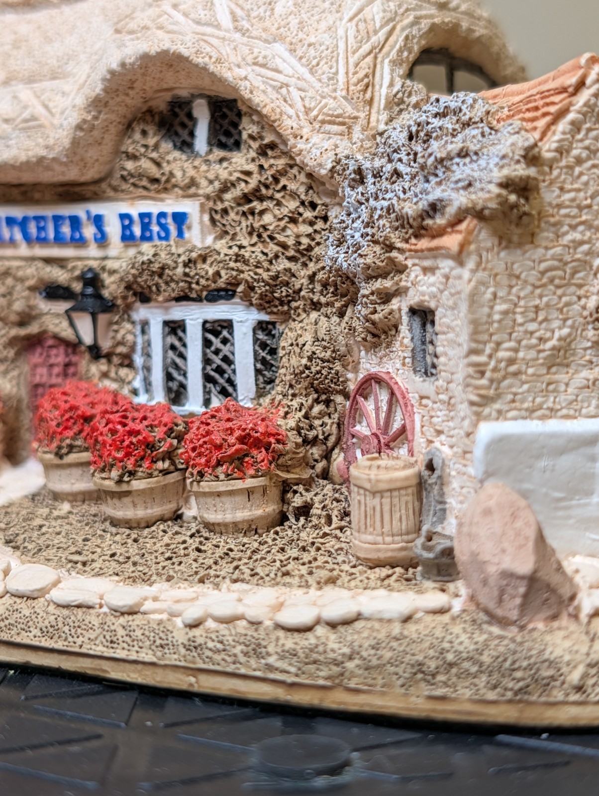 Lilliput Lane “Thatcher’s Rest”, 1983, Signed By Master Painter Gayle Greer