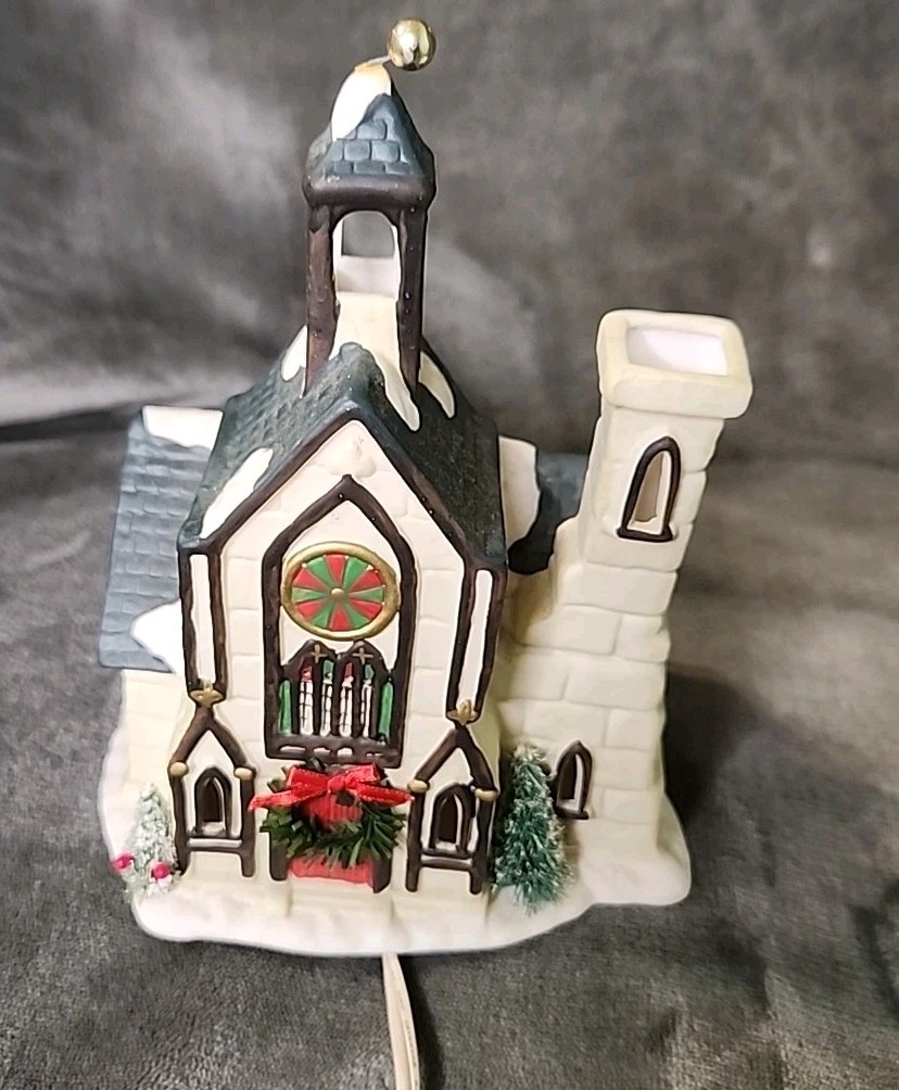 1991 Christmas Valley Seasonal Specialties Lighted Village Church