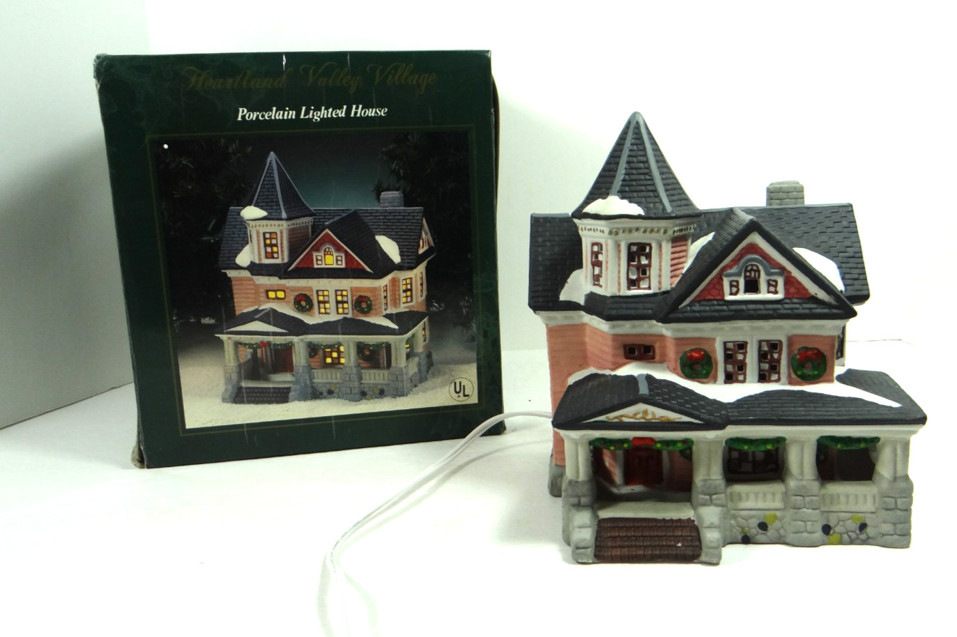 Heartland Valley Village Copperfield Keepsake Victorian House Lights Up with Box