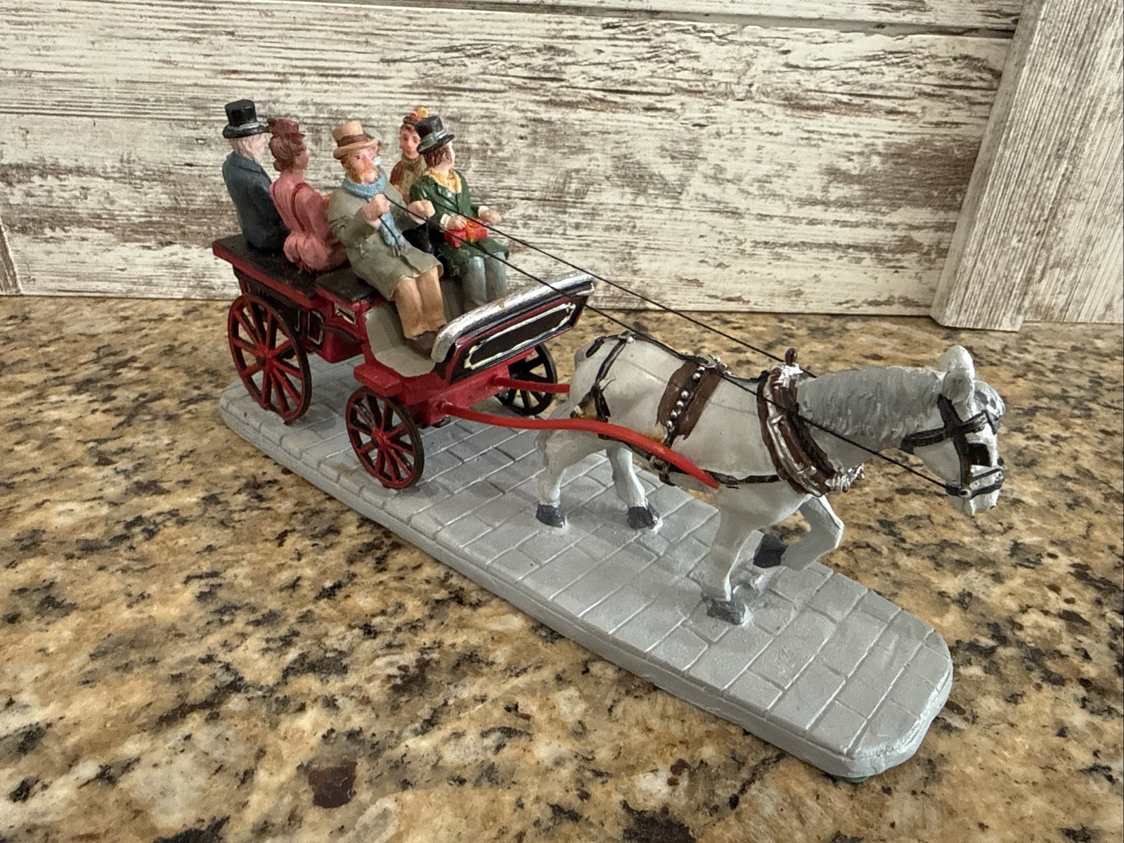 Coventry Cove By Lemax – CARRIAGE RIDE 3841 – Table Accent – 2010
