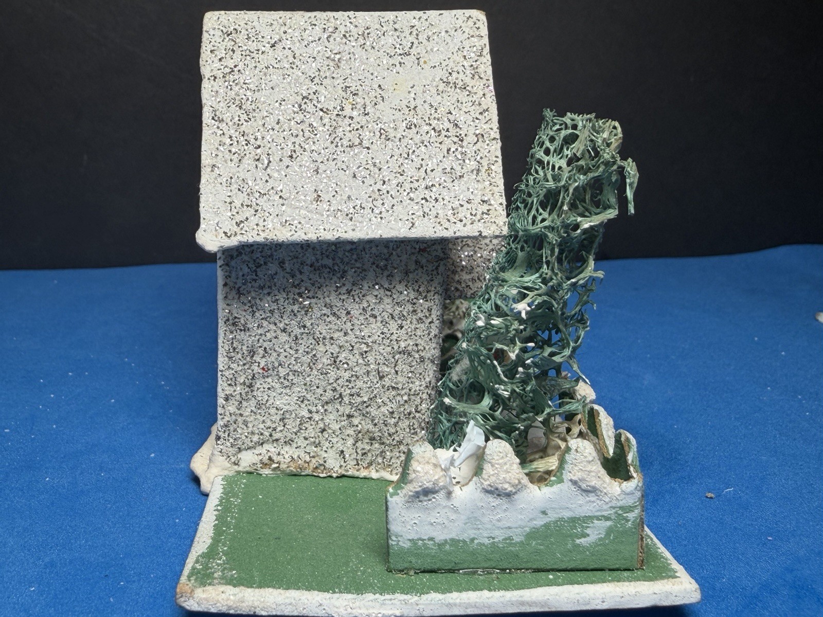 Vntg 1950s Post-WWII Putz House JAPAN Loofah Tree Mica Glitter 4.25″ Lot 2 VGC