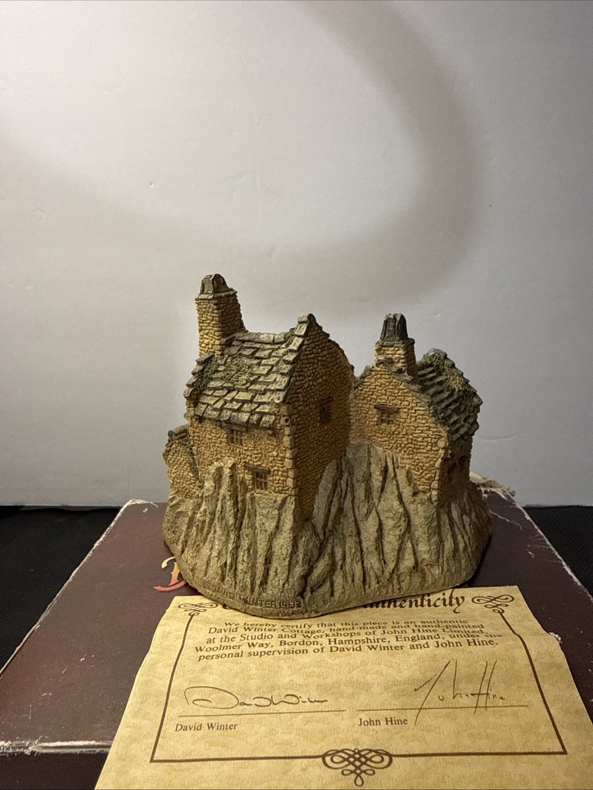 David Winter Cottages FISHERMANS WHARF 1983 Vintage John Hine Figurine w/ COA