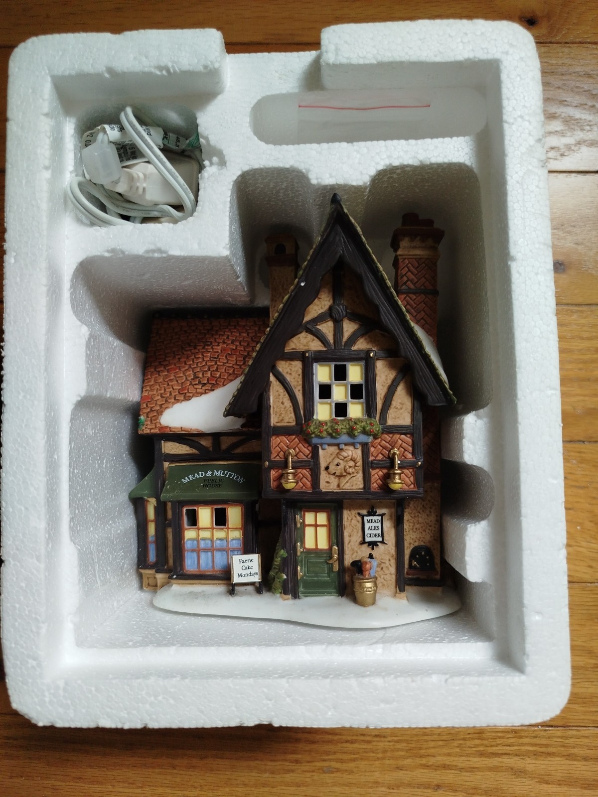 Department 56 Dickens’ Village “Mead & Mutton Public House” 56.58749 Ret 2008