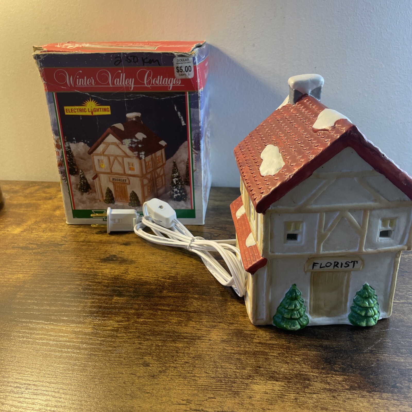 Winter Valley Cottages Village “Florist” Original Box a Light Cord