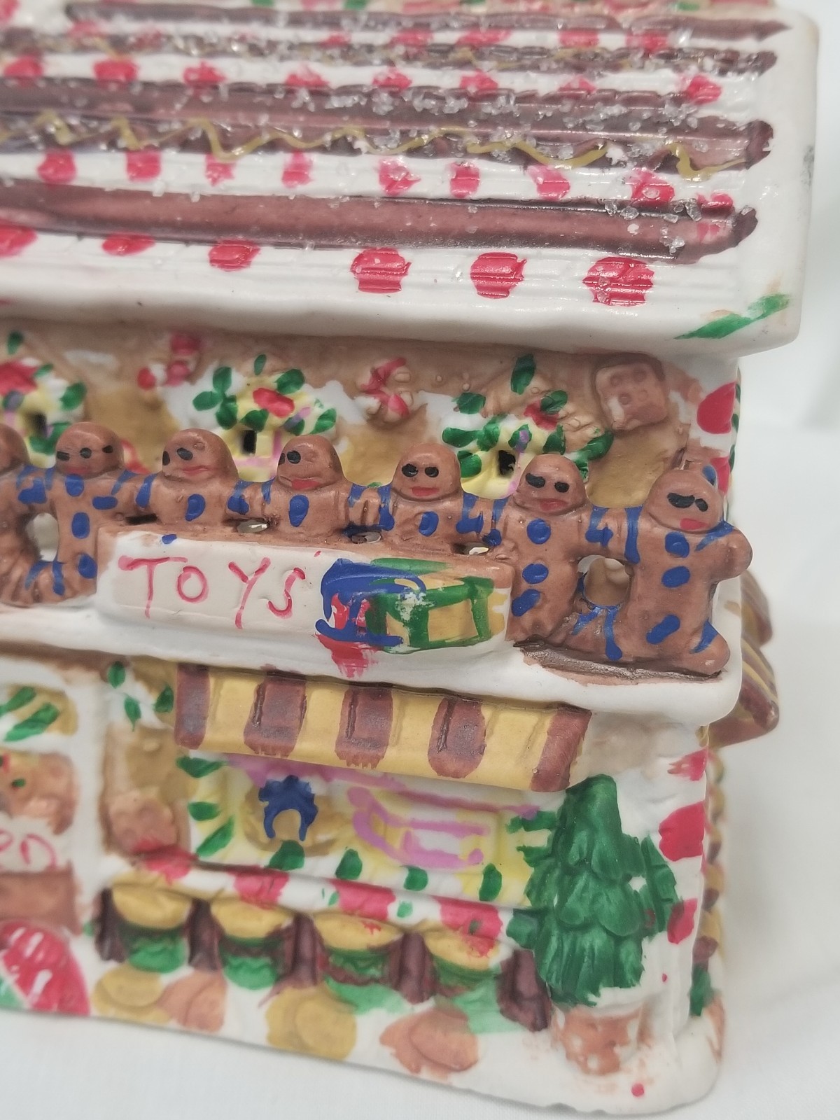 Gingerfrost Lane 2005 Toy Store Ceramic Light Up Vintage Christmas Village