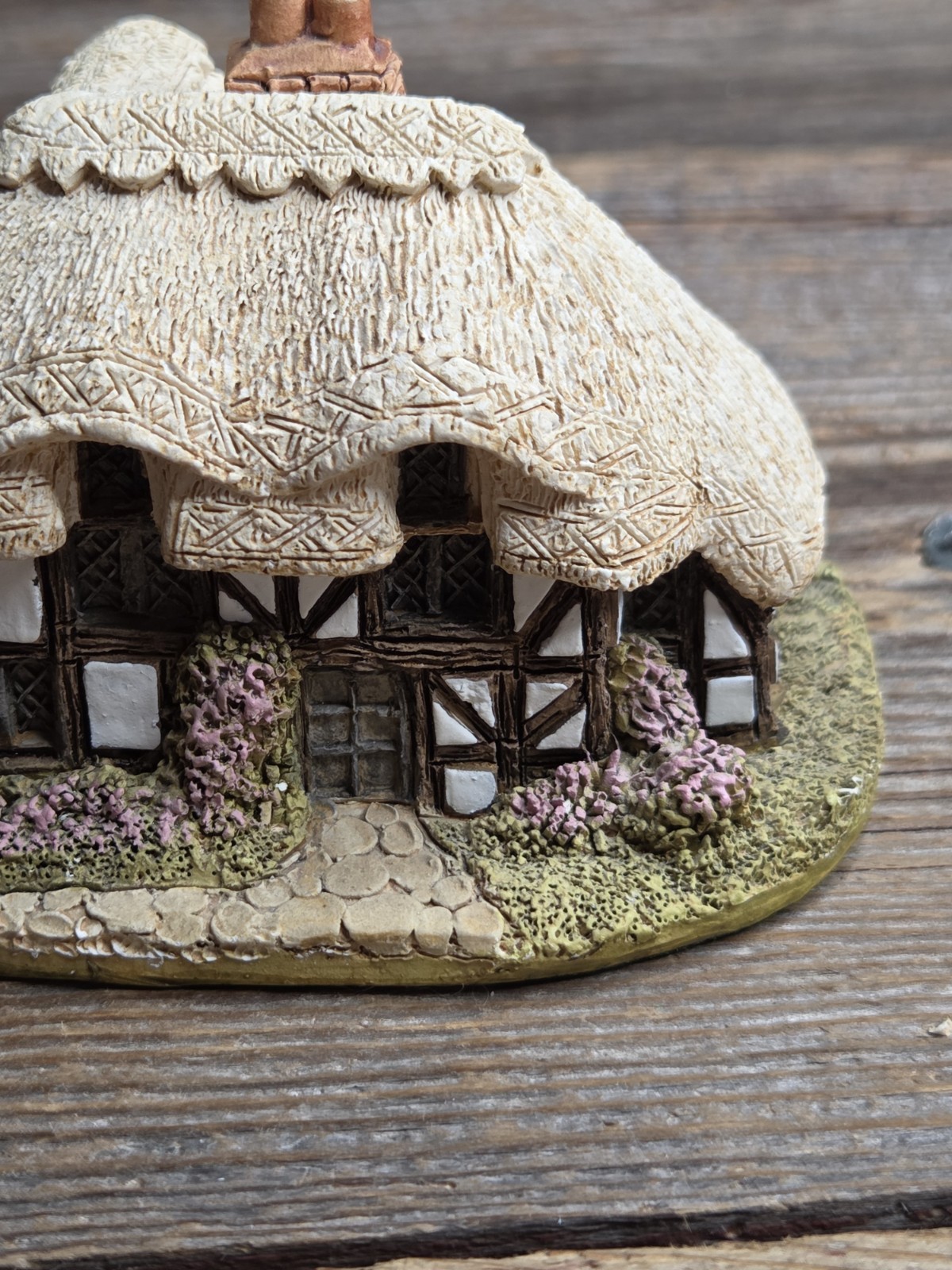 Lilliput Lane Cottages “April Cottage” Signed 1984 Unboxed